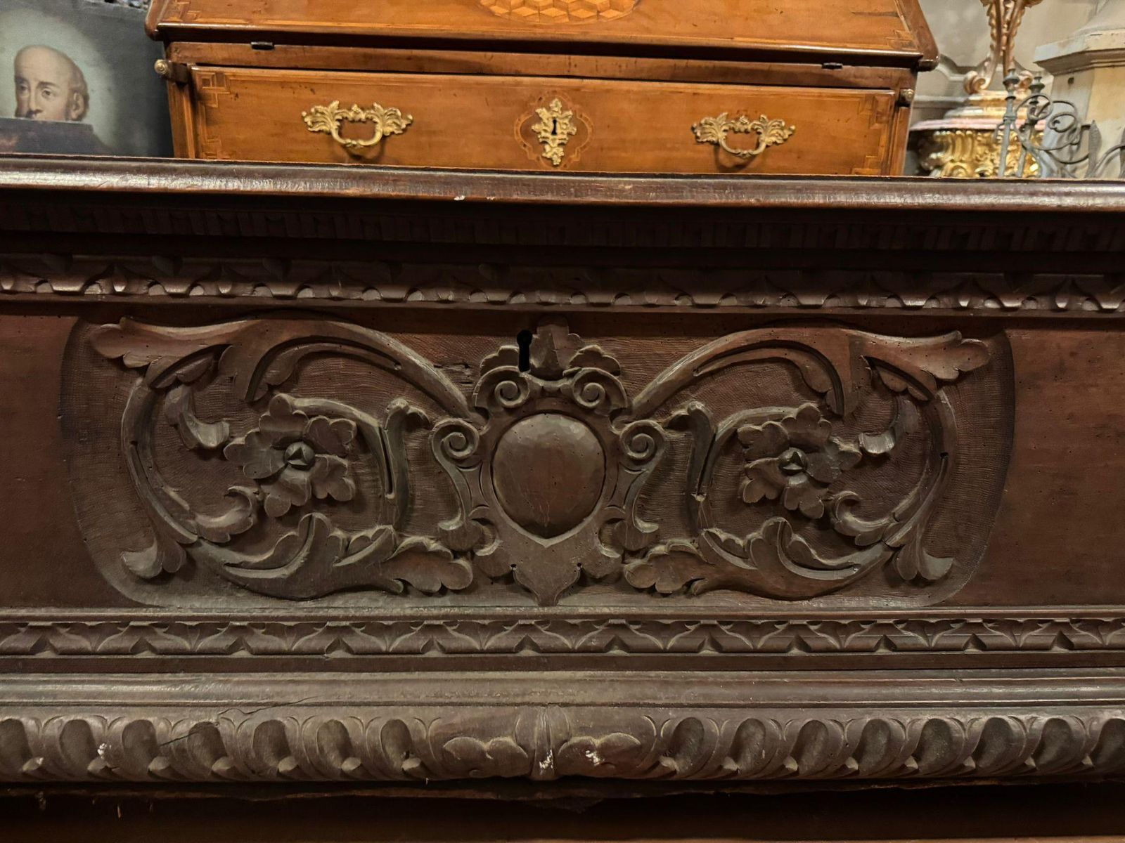 photo for sale 879 / 5.000 Elegant And Imposing Carved Chest, Made Of Solid Dark Walnut, Italy