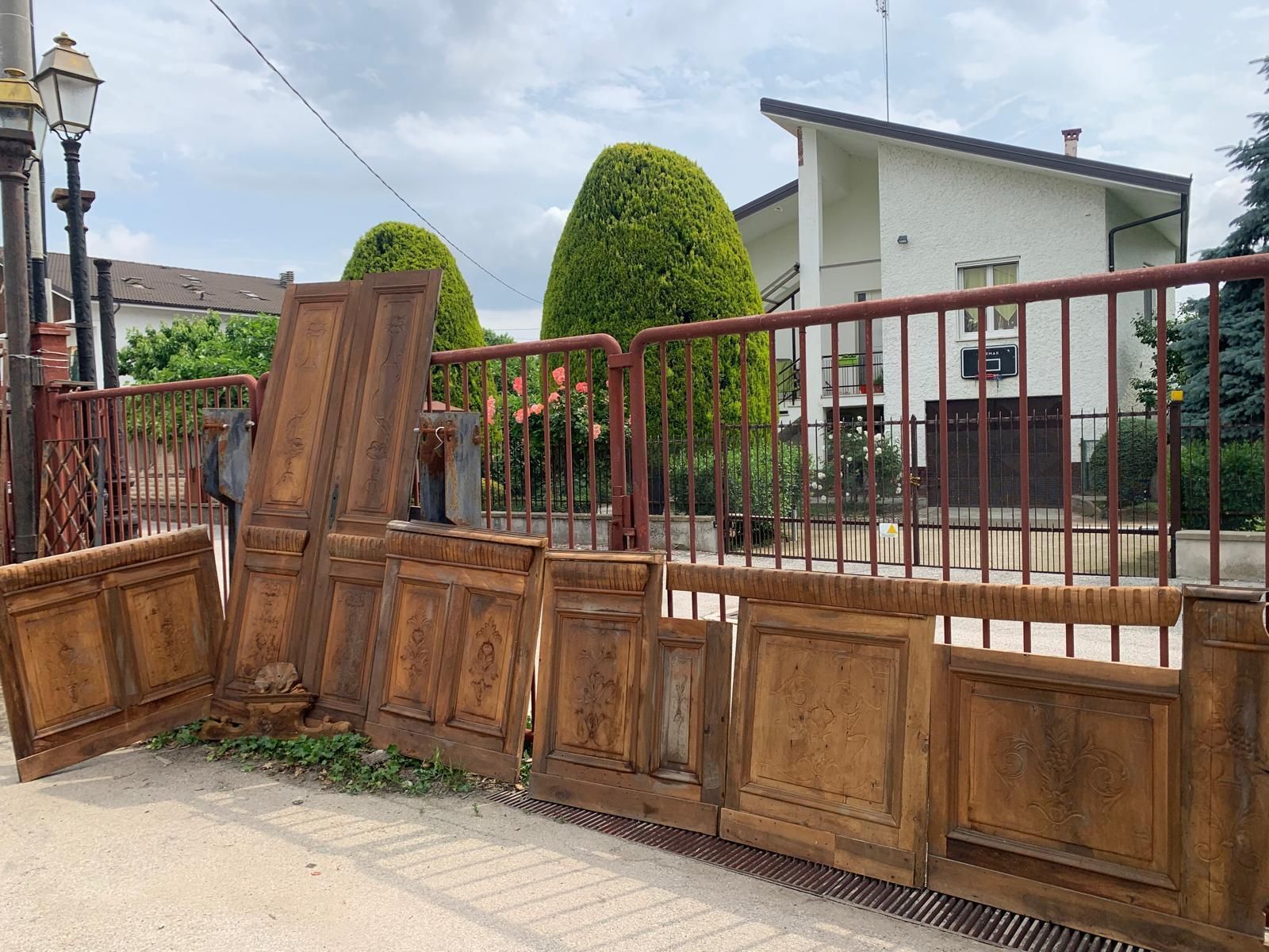 7366.0 Liberty Boiserie In Walnut With Carved Panels And Three Double Doors (One Glass) photo