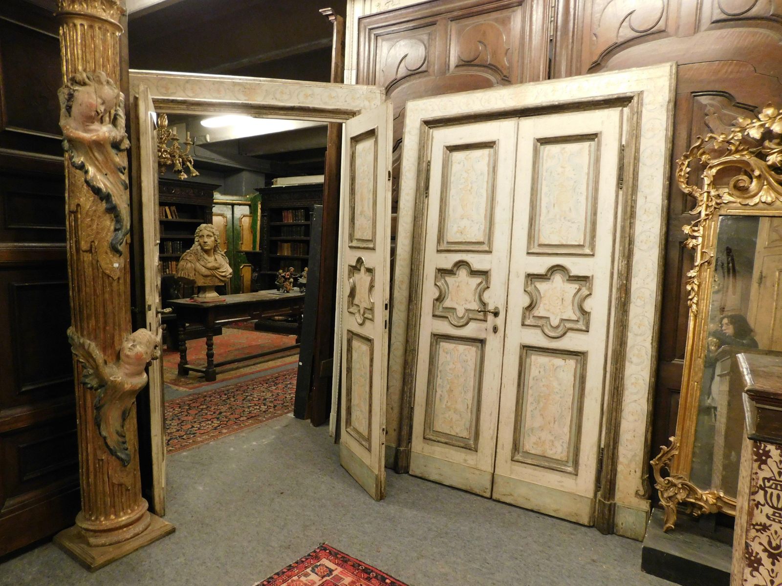 N.2 Lacquered Wooden Doors, Two Leaves With Carved And Painted Panels, Italy photo vinterior