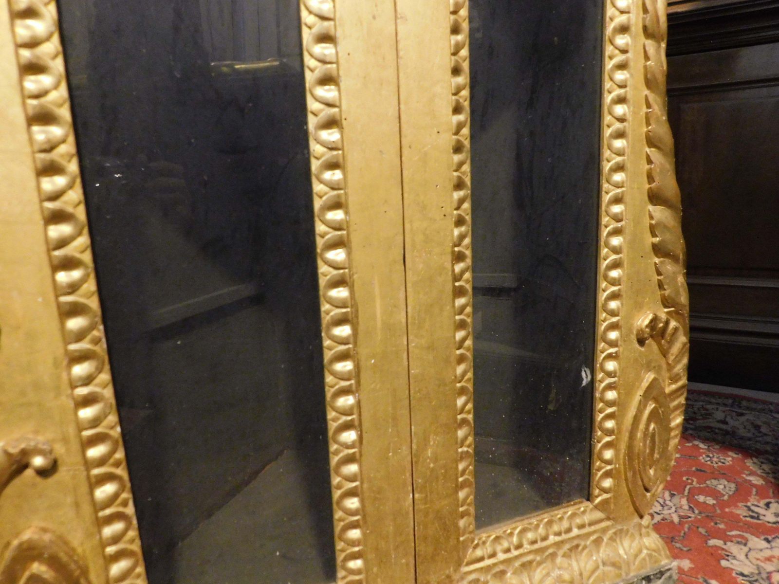 Small Corner Display Cabinet In Lacquered And Gilded Wood, Italy photo buy