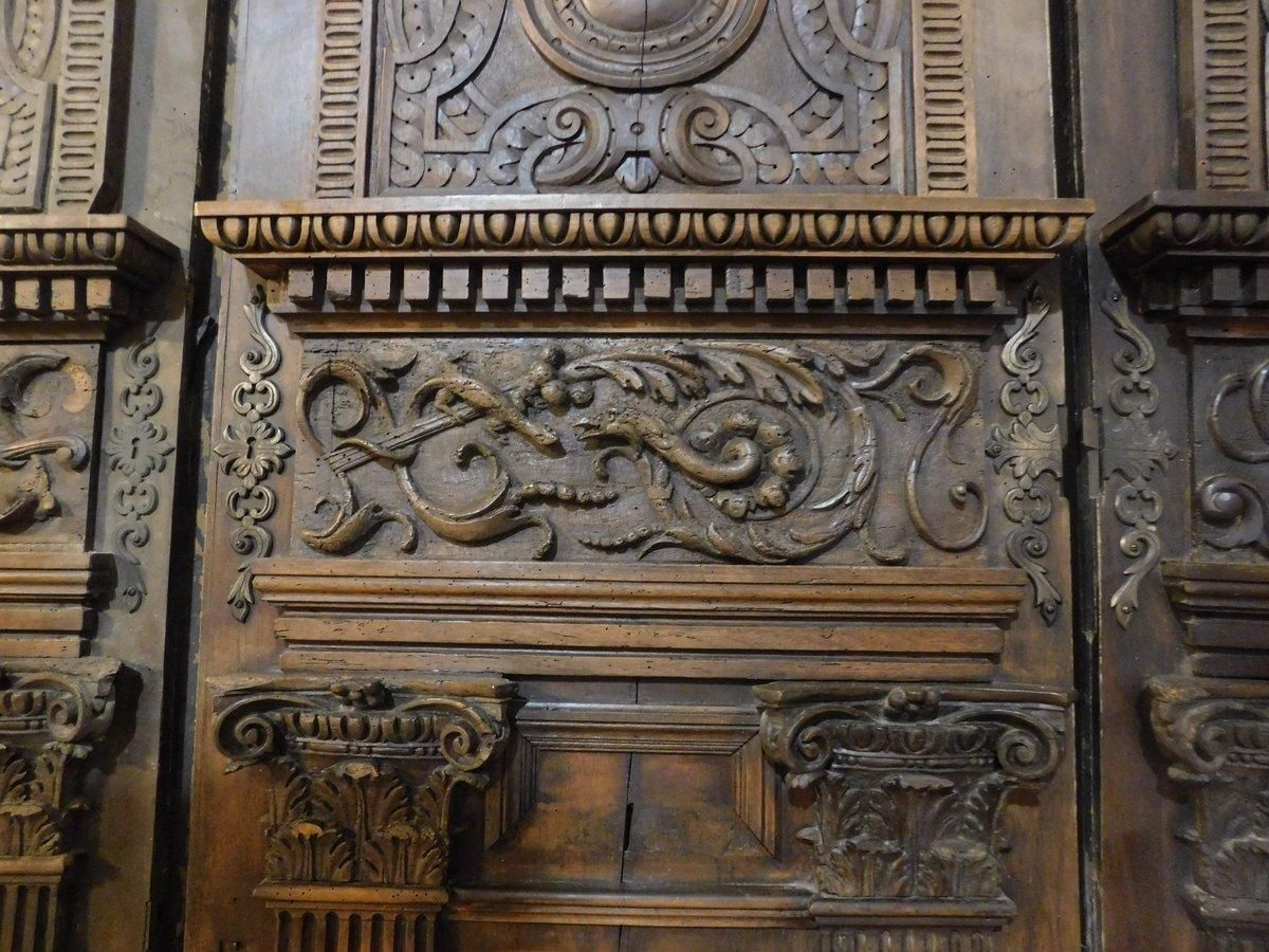Set Of 2 Entrance Doors, Main Doors In Richly Carved Walnut Wood, Italy photo vinterior