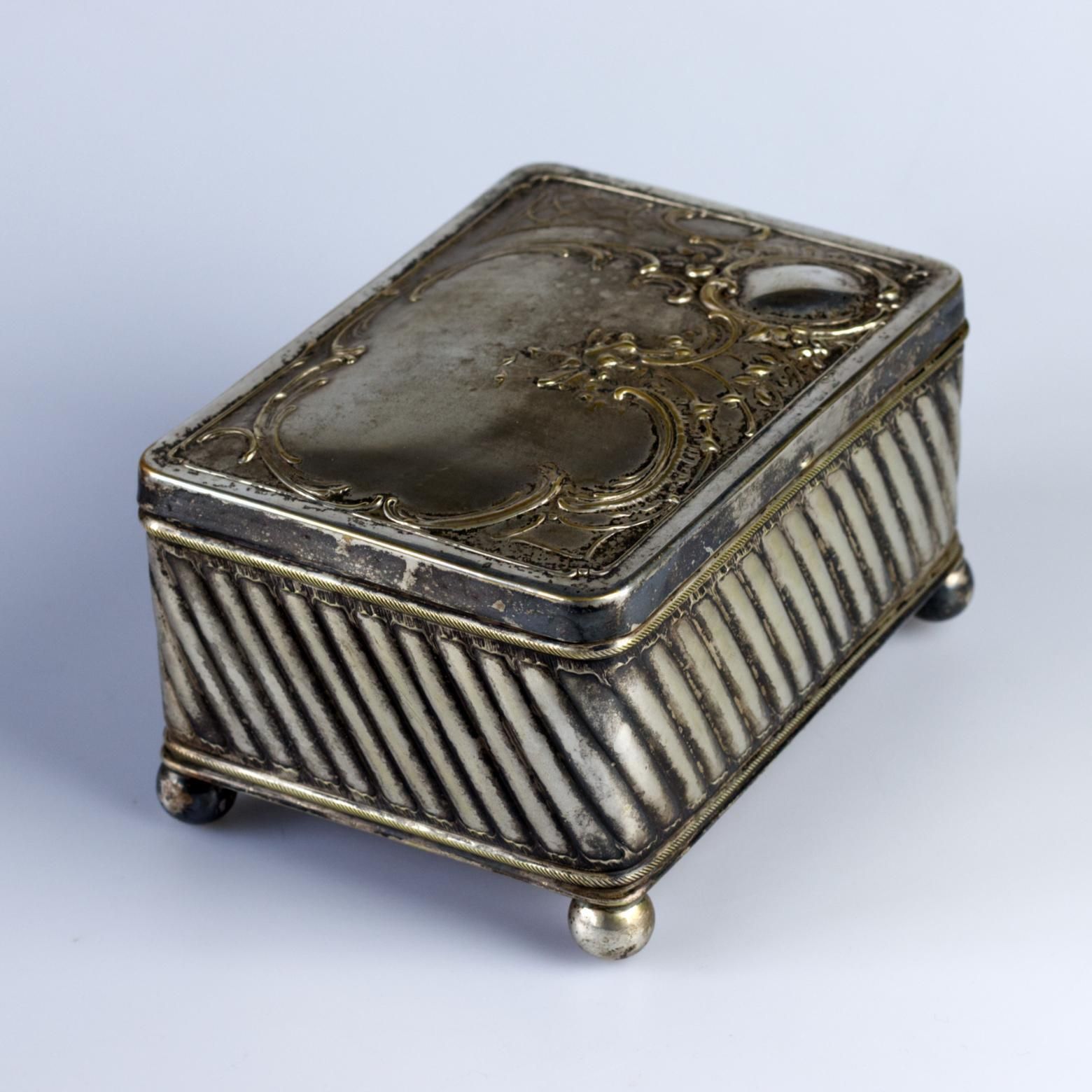 Silver Plated Cigarette Or Cigar Box Humidot With Cedar Filling Circa 1900s photo vinterior