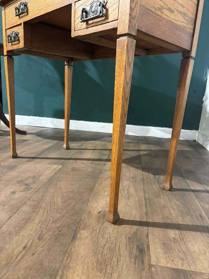 Edwardian Oak Low Boy photo vinterior