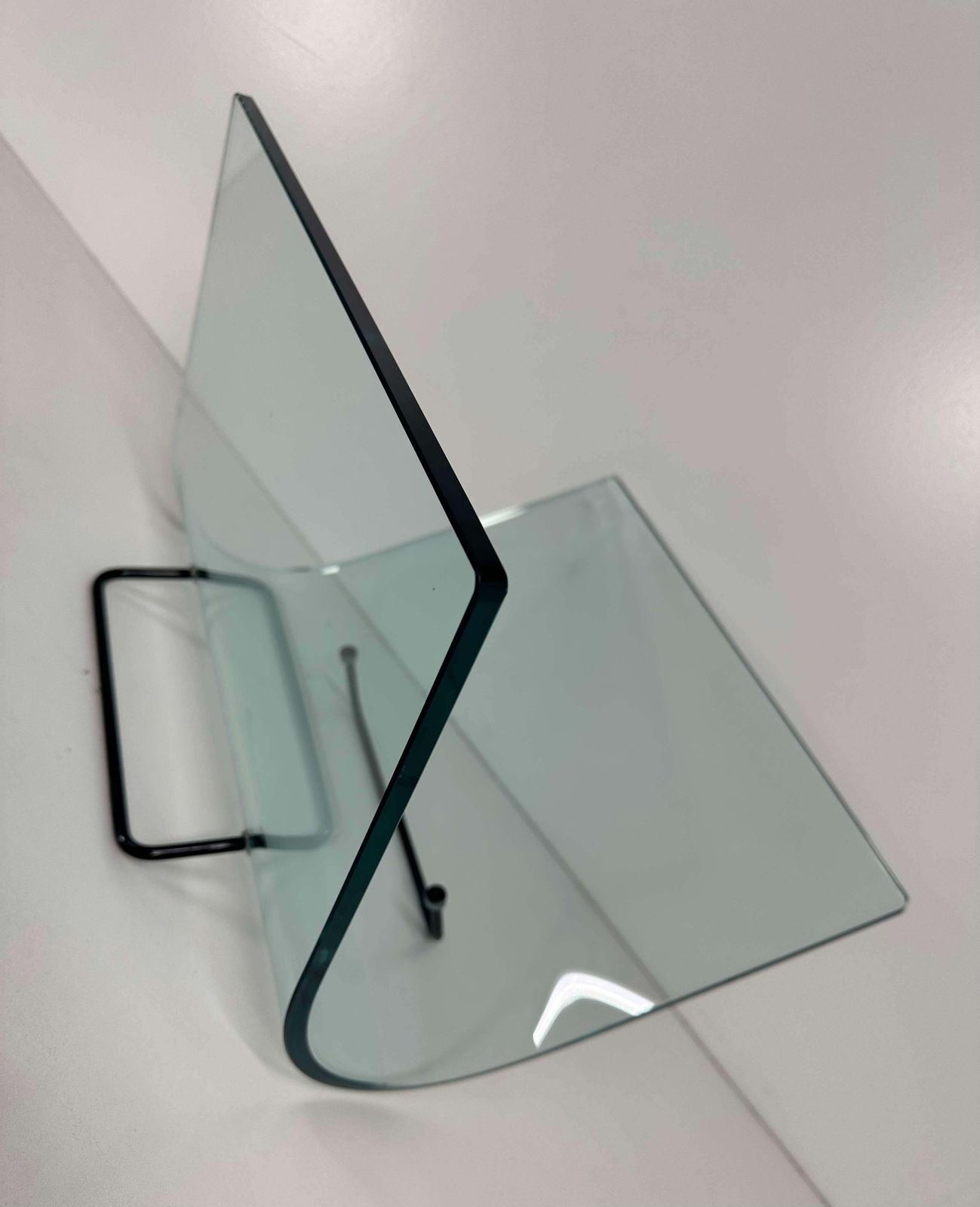Italian Curved Glass And Metal Magazine Holder, Fiam, 1980s photo 563.0