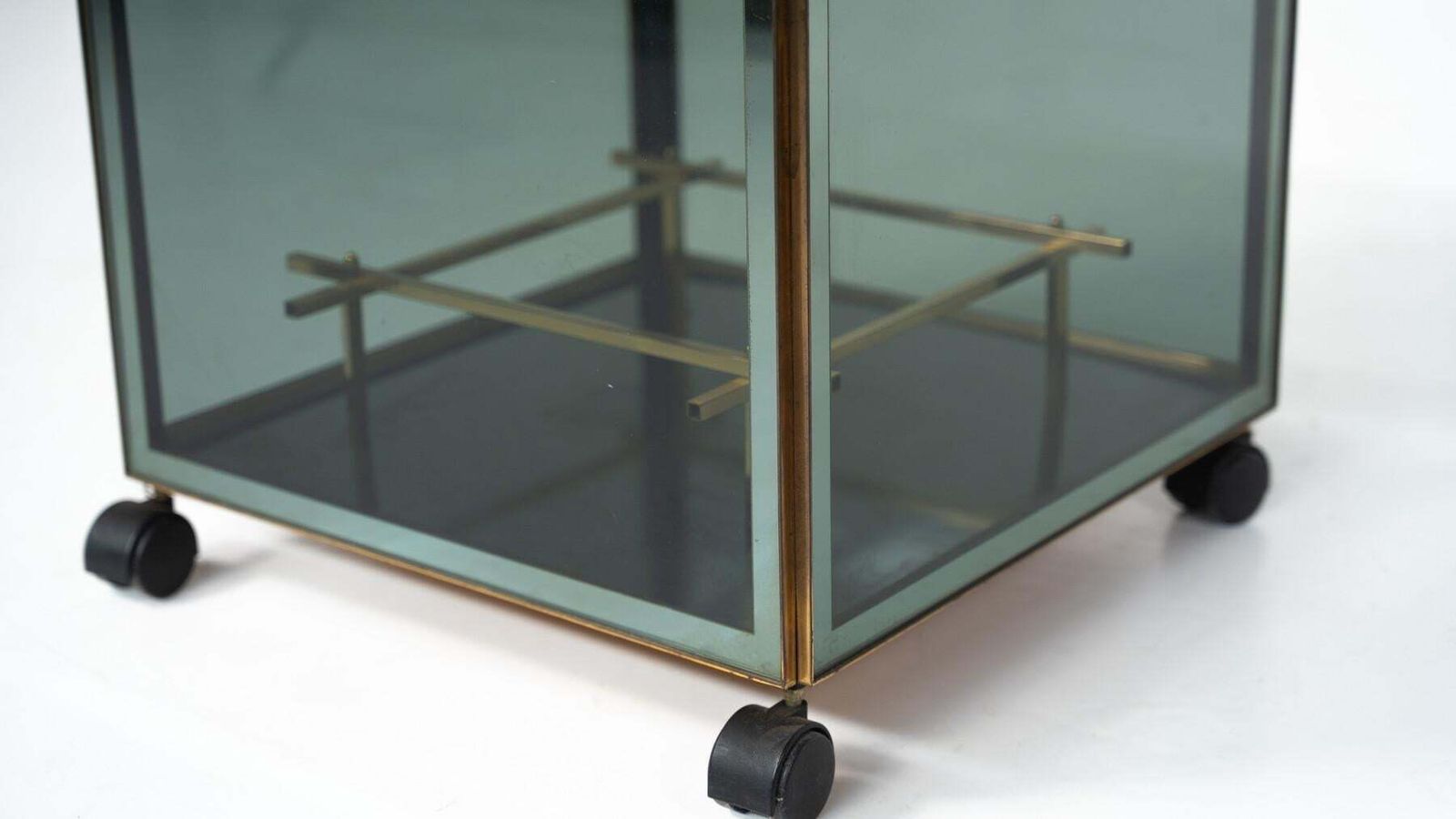 photo vinterior Mid Century Modern Coffee Table/ Bar, Metal And Glass, 1970s
