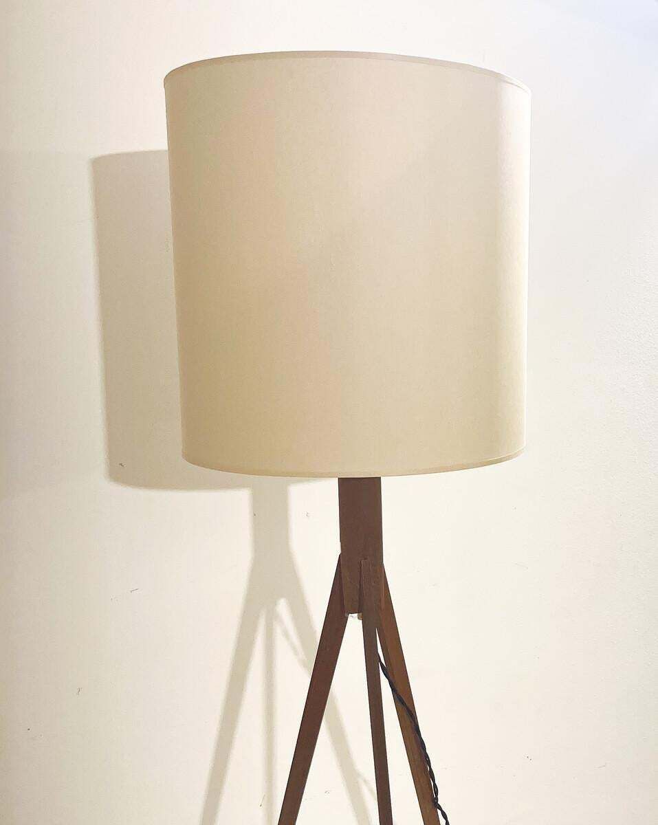 Mid Century Floor Lamp With A Wood Tripod Base, 1970s photo Lighting