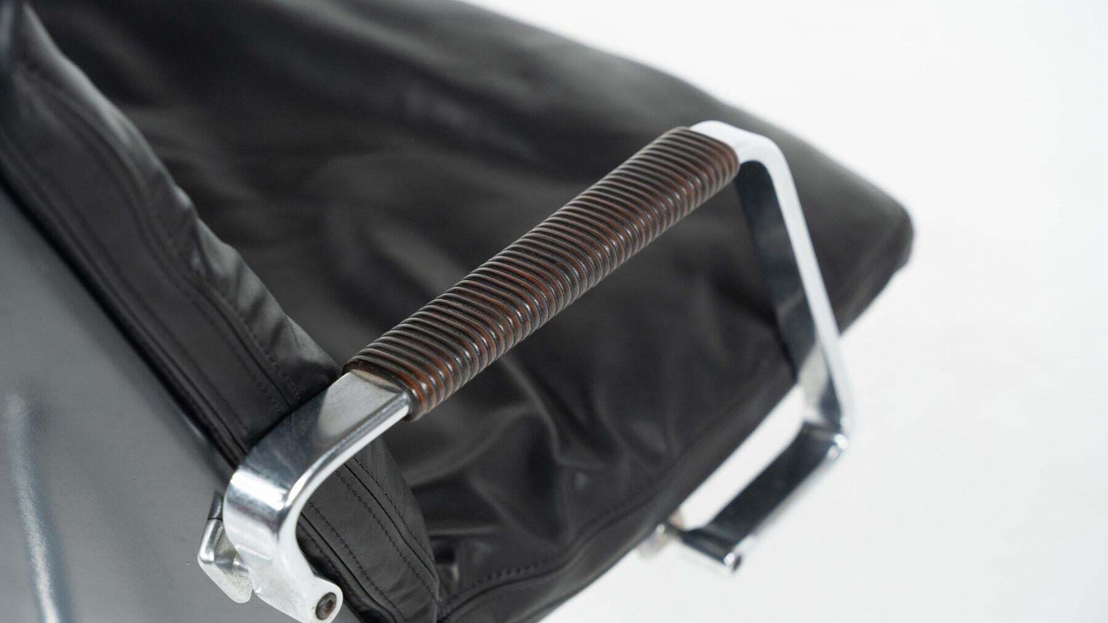 photo buy Desk Chair Fk 86 By Preben Fabricius & Jørgen Kastholm For Kill International