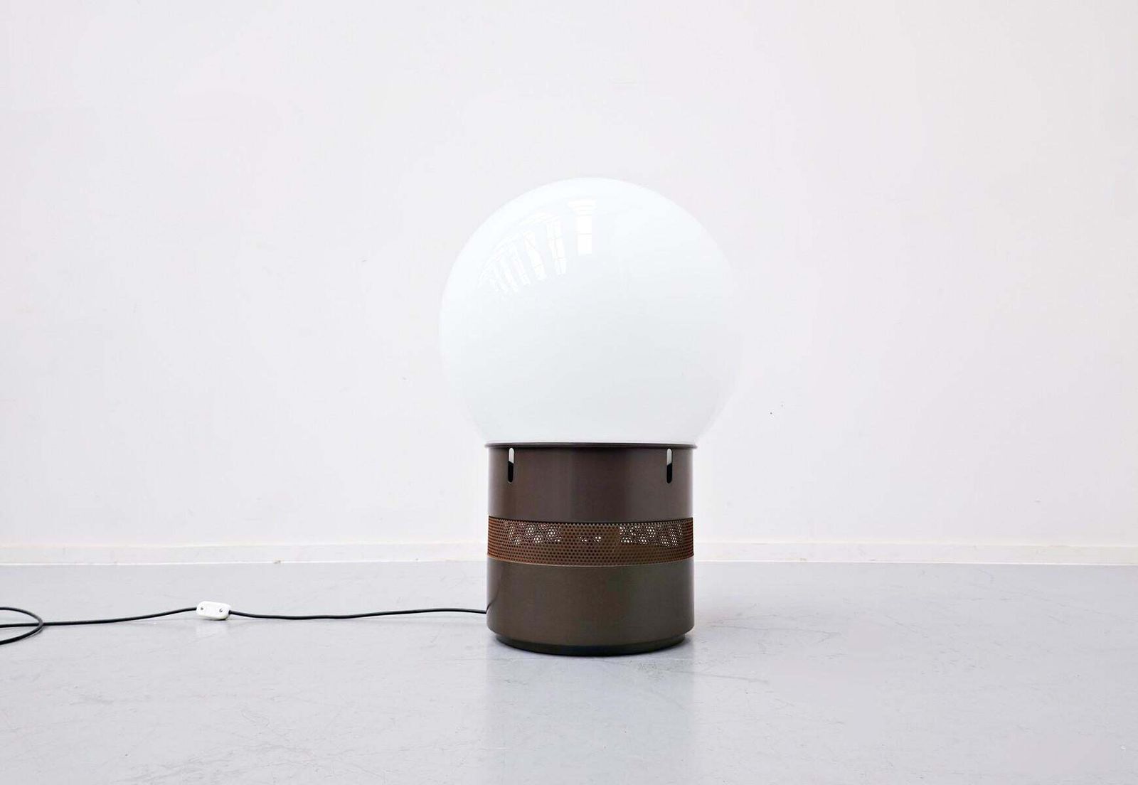 "Oracolo" Desk Lamp By Gae Aulenti For Artemide, 1970s photo vinterior