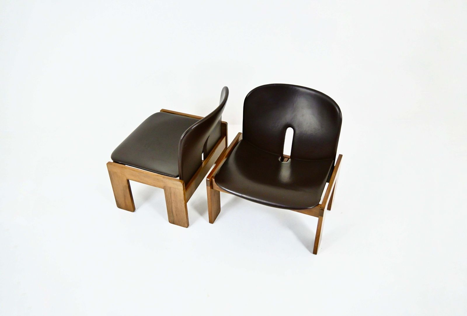 Model 925 Lounge Chairs By Afra & Tobia Scarpa For Cassina, 1970s, Set Of 2 photo for sale