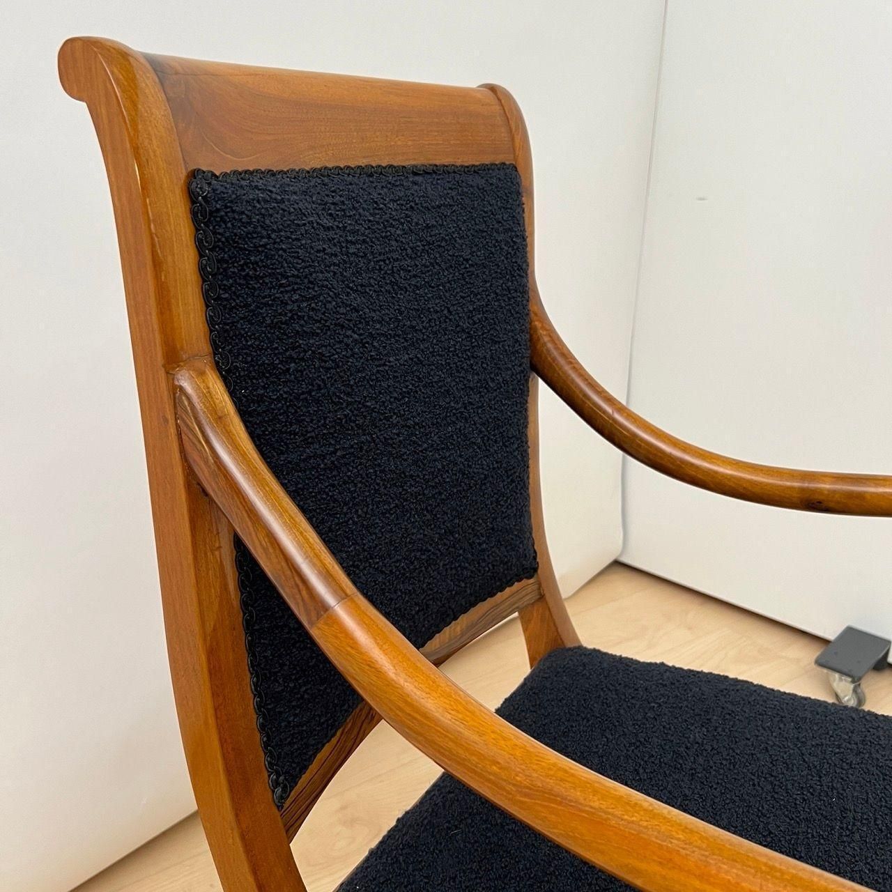 photo vinterior Biedermeier Armchair, Walnut, Black Boucle, South Germany Circa 1835