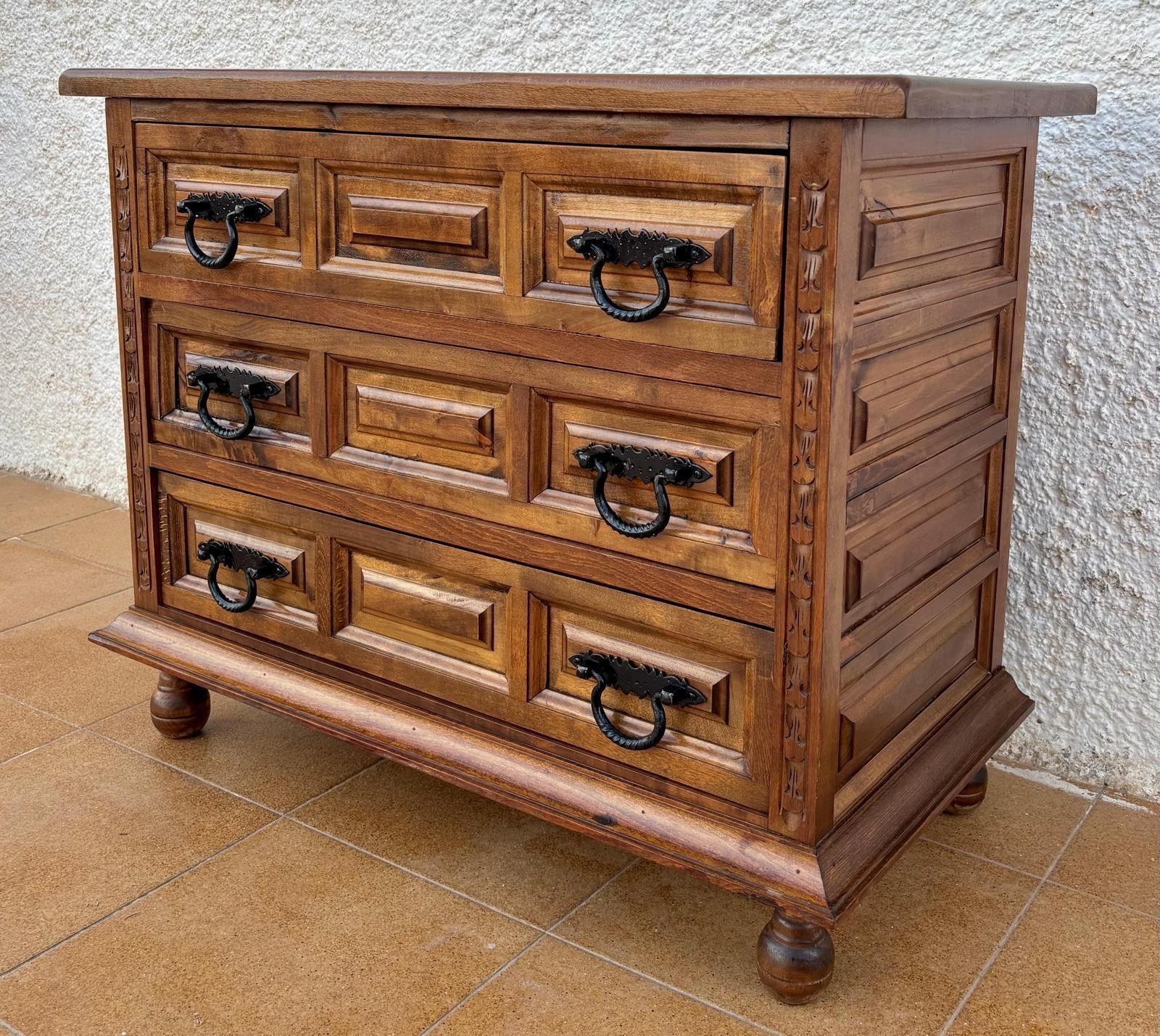 Commode vintage en noyer, années 1940 photo Mobilier