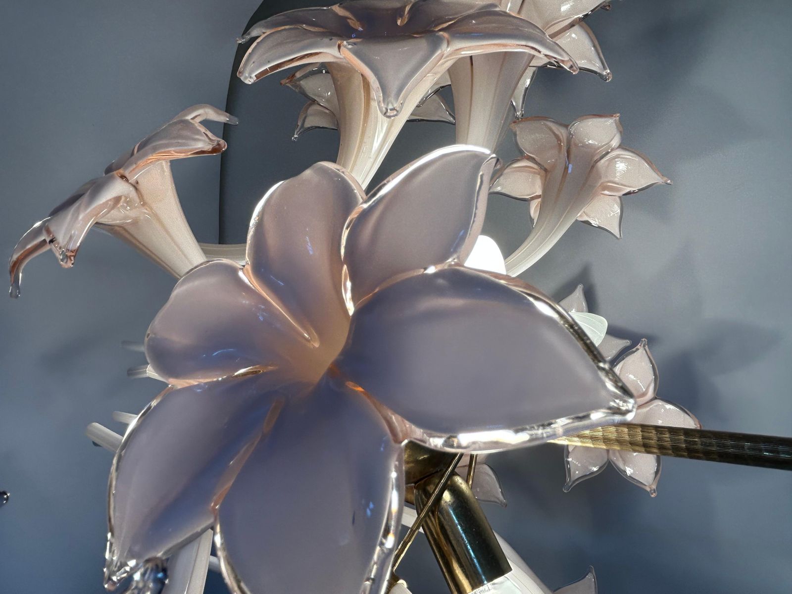 photo vinterior Pink Lily, Spectacular Murano Chandelier, 1980's
