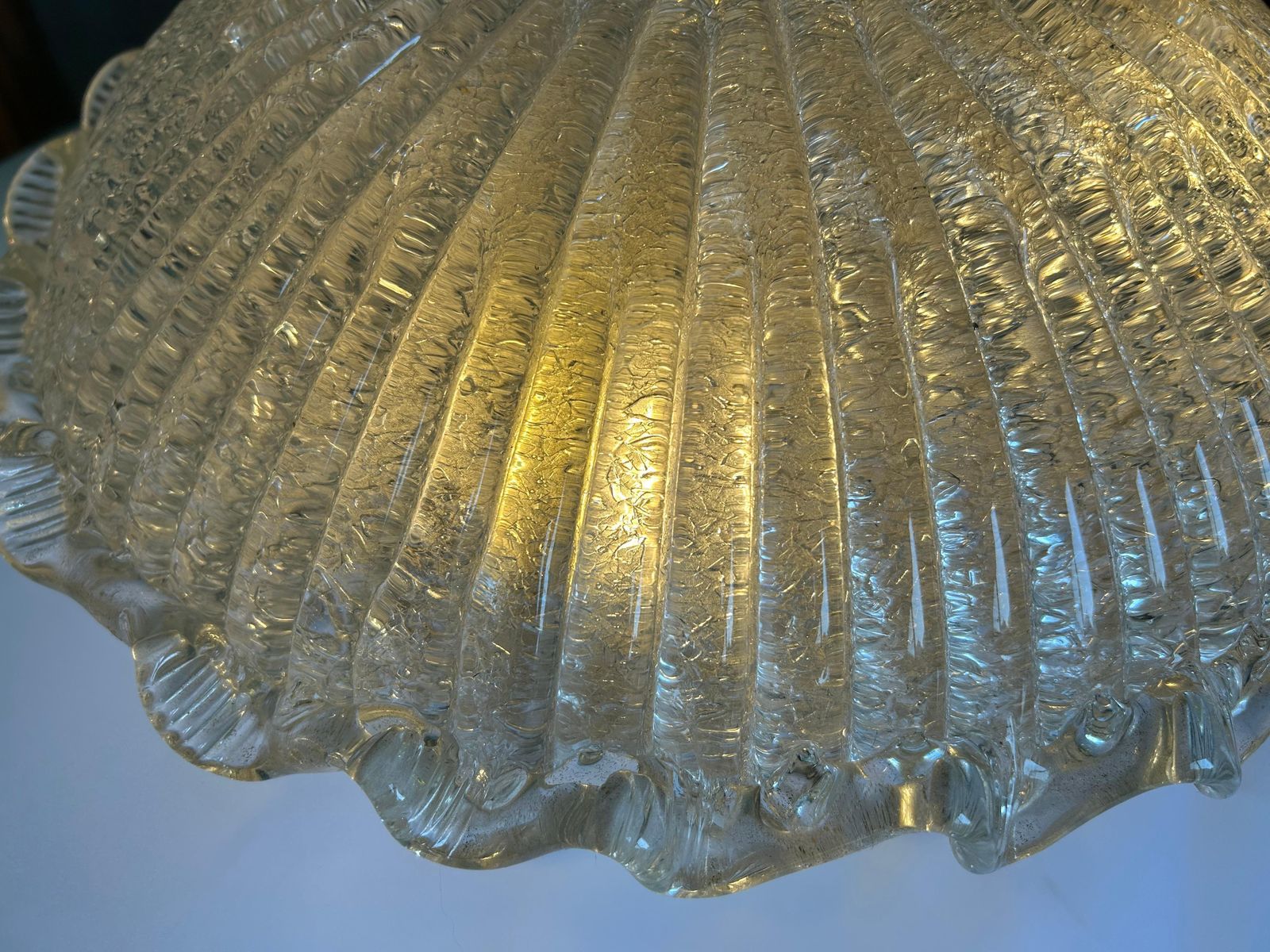 photo furniture Sumptuous Murano Glass Pagoda With Gold Inclusions, 1980's