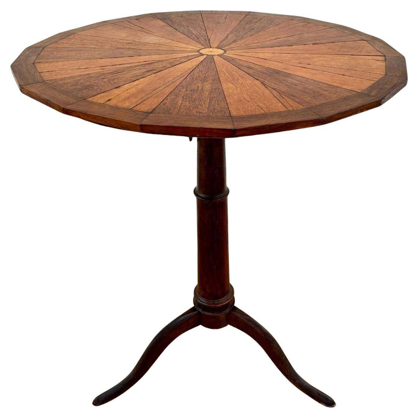 Early 20th Century French Rotating Round Side Table In Walnut, 1940s