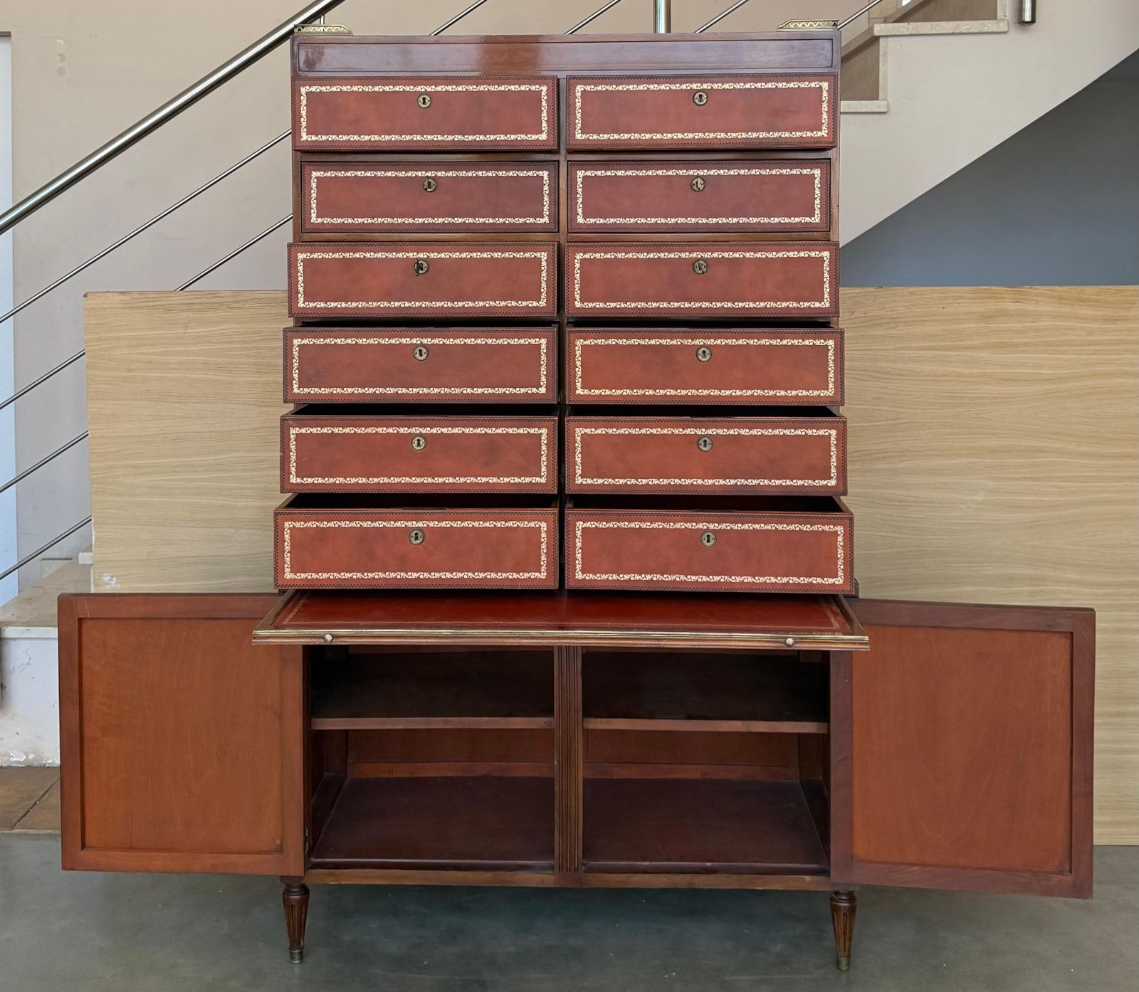 Commode vintage de style Chippendale en cuir gaufré orange, bureau photo vintage