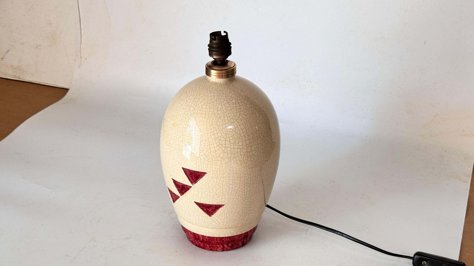1930s French Art Deco Lamp In Crackled Ceramic And Brass  Geometric Red Motifs photo 573.0