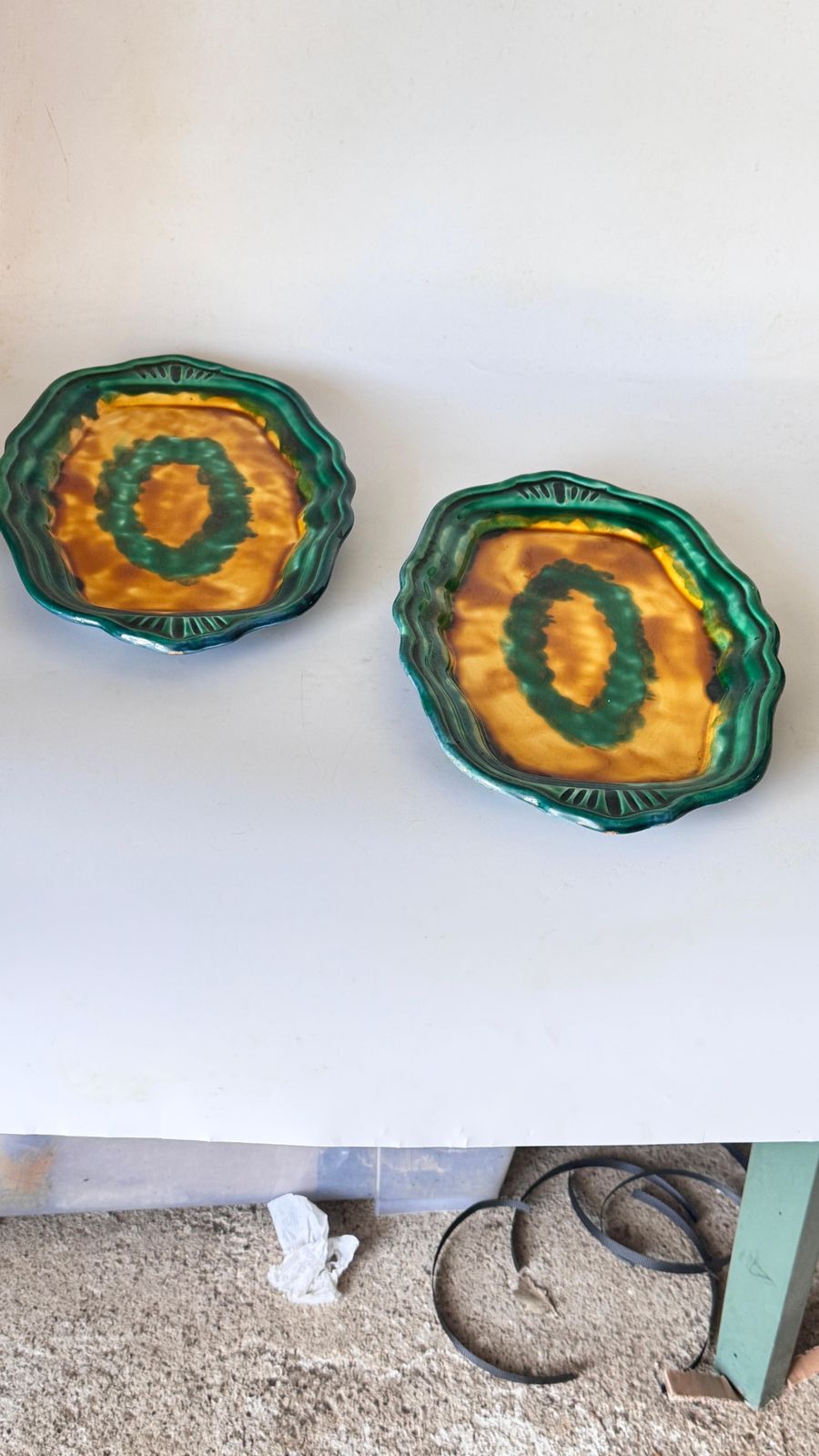 photo vinterior Pair Of 1970s French Ceramic Serving Dishes, Layered Rim Design, Green, Yellow
