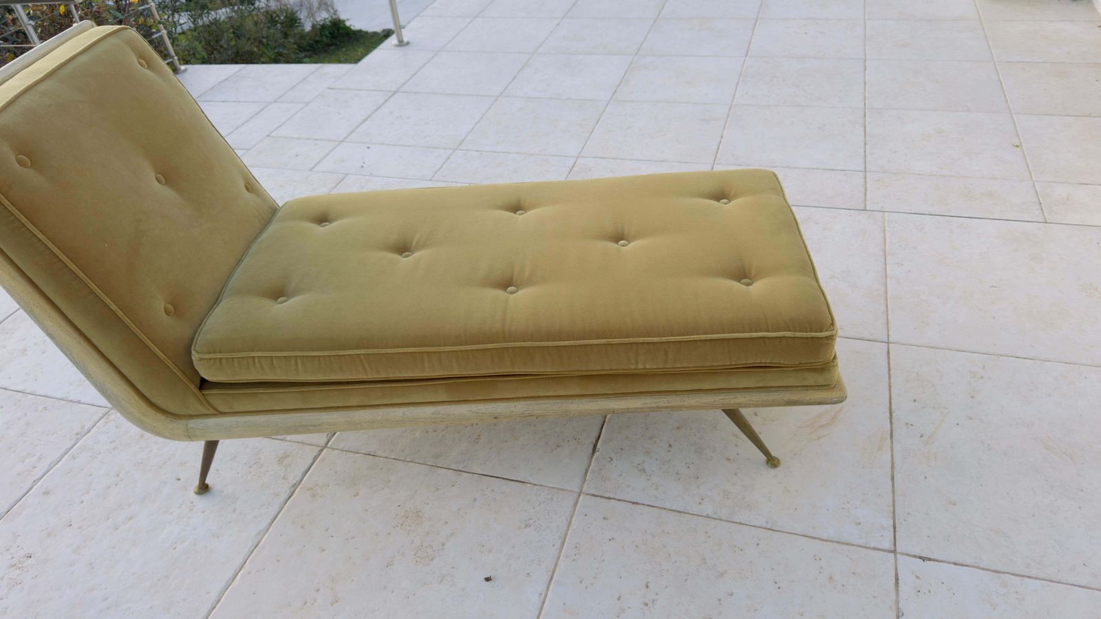 The Chaise Longue By Robsjohn Gibbings Crafted By The Renowned Widdicomb Edition photo vinterior