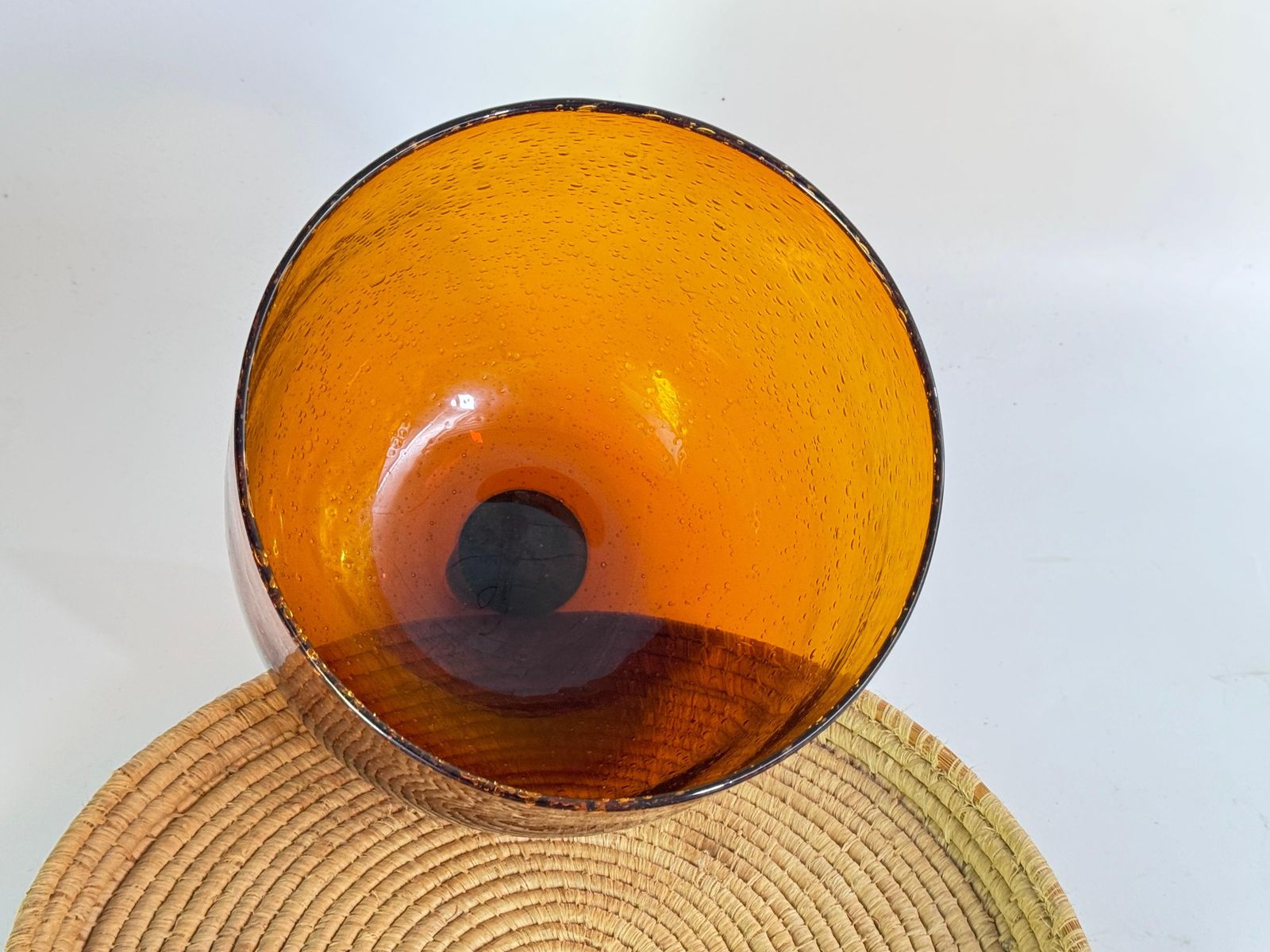 photo furniture Serving Tray Cloche Plate Bell For Cheese Or Fruit In Rattan And Glass Italy