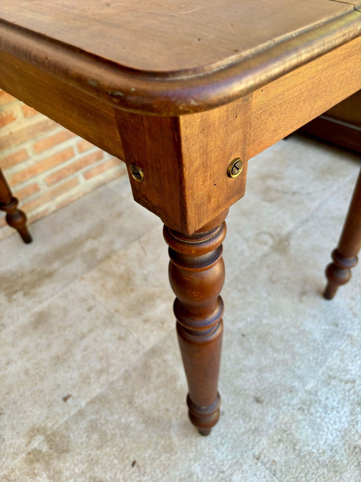 1696.0 Table de travail rustique française en chêne, années 1920 photo