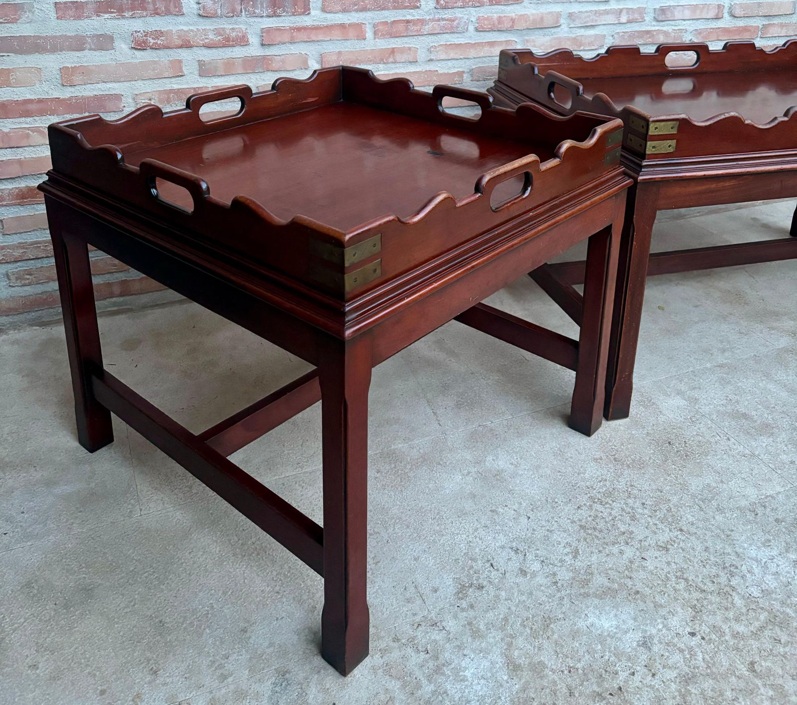 Tables basses en bois du début du XXe siècle avec petit plateau amovible, 1924, lot de 2 photo furniture