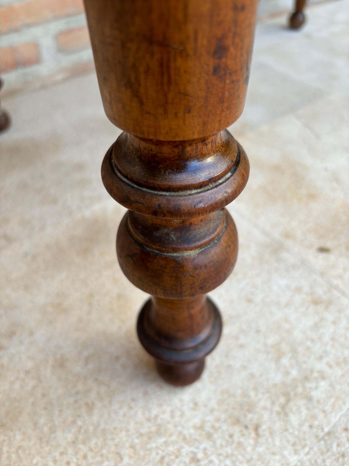 photo furniture Table de travail provinciale française, années 1890