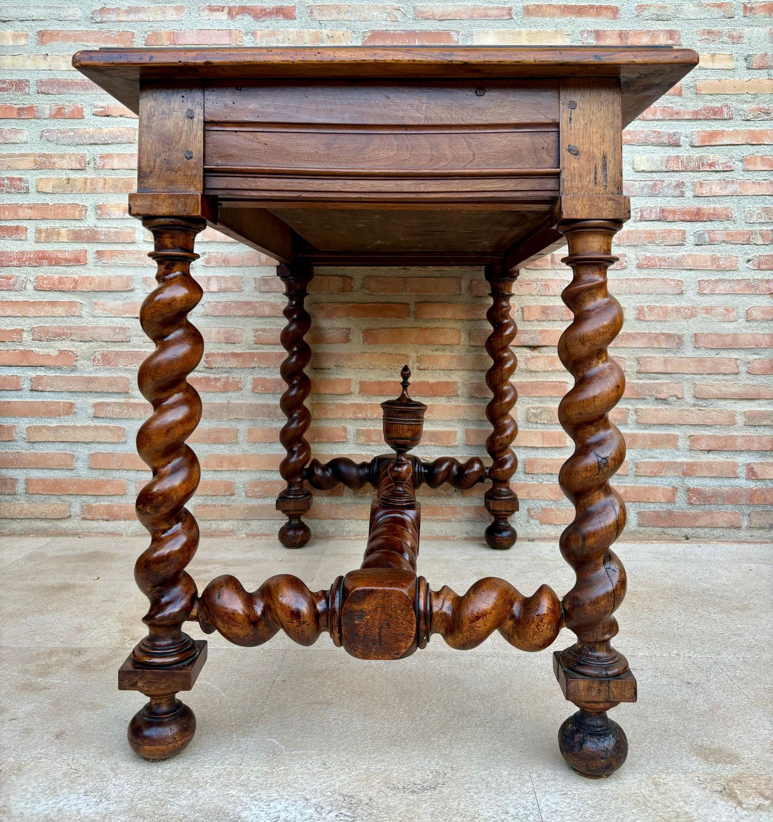 photo furniture Bureau d'époque en noyer français