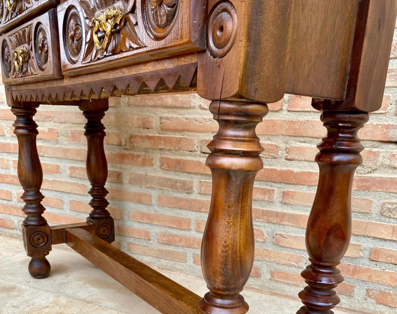 Console espagnole sculptée du début du XXe siècle à quatre tiroirs, années 1930 photo buy