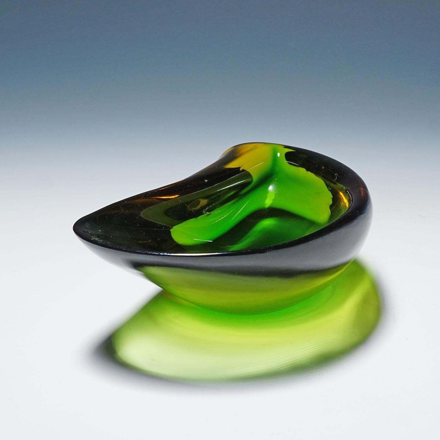 Archimede Seguso Sommerso Valva Bowl In Green And Yellow photo buy