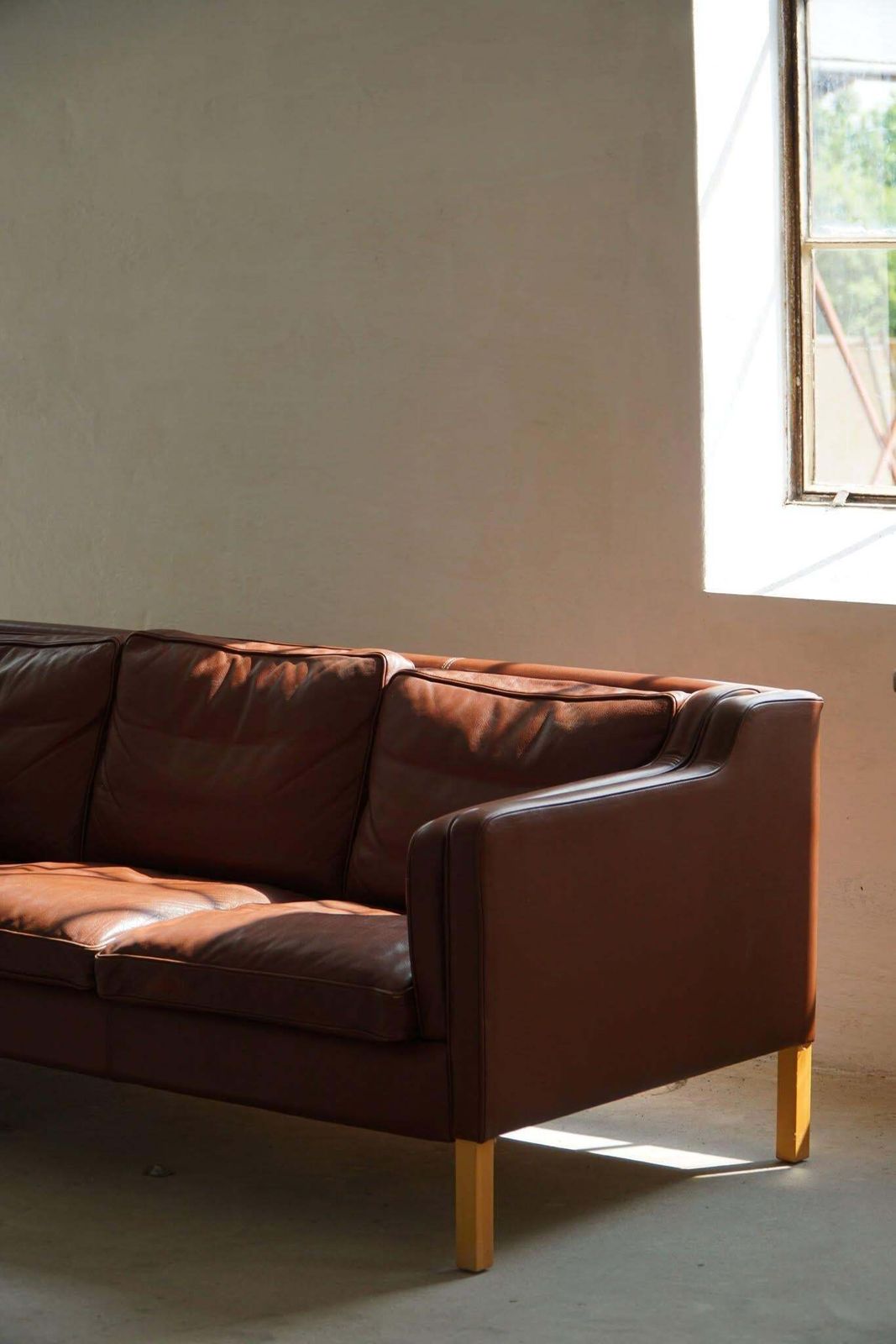 photo vintage Stouby Møbelfabrik, Mid Century 3 Seater Sofa In Brown Leather, Made In 1970s