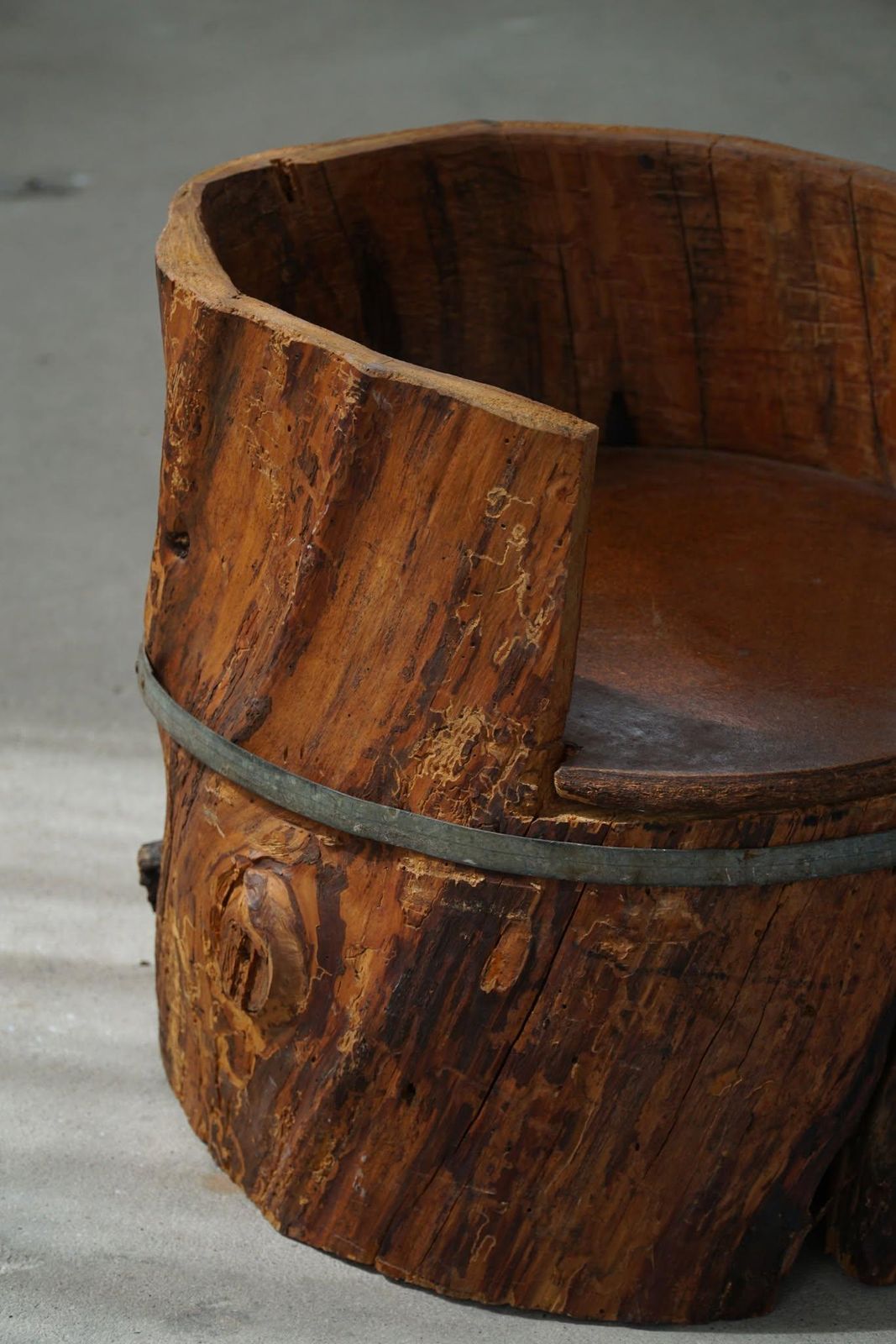 photo vinterior Primitive Stump Chair In Pine, Hand Carved, Swedish Modern, Wabi Sabi, 1900s
