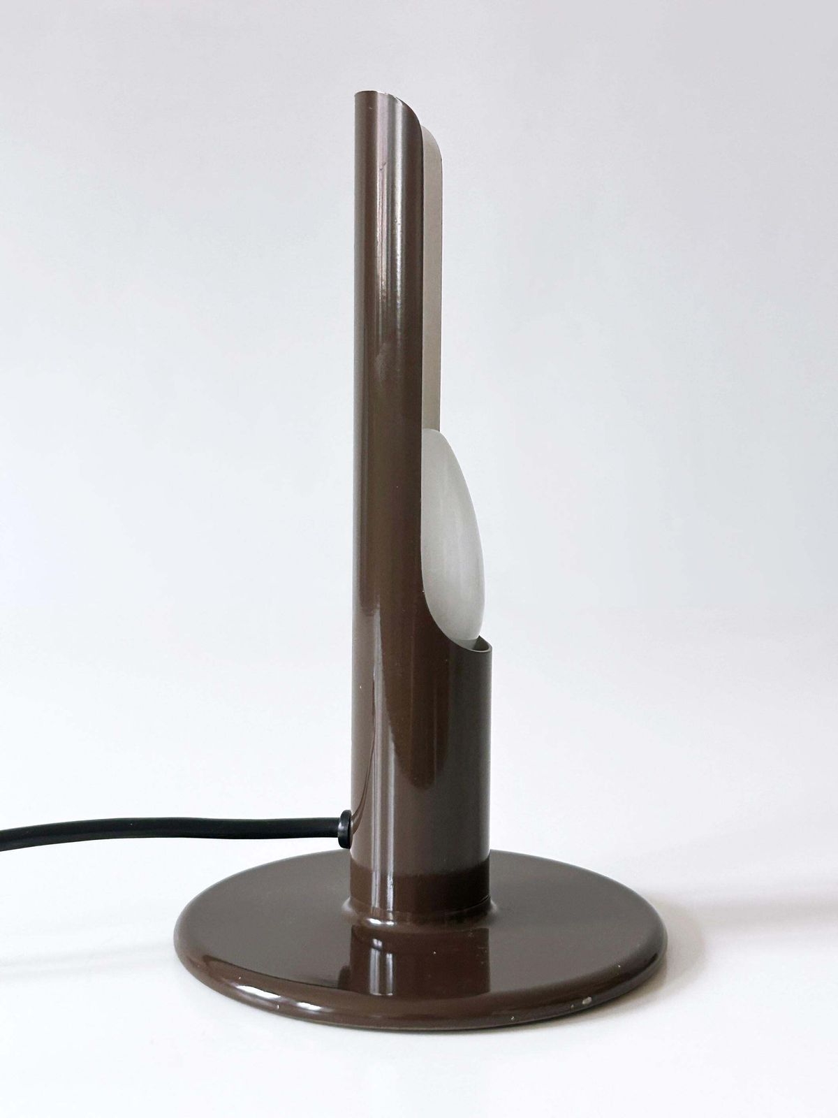 photo for sale Rare & Minimalistic Mid Century Table Lamp Prix By Ingo Maurer For Design M 1969