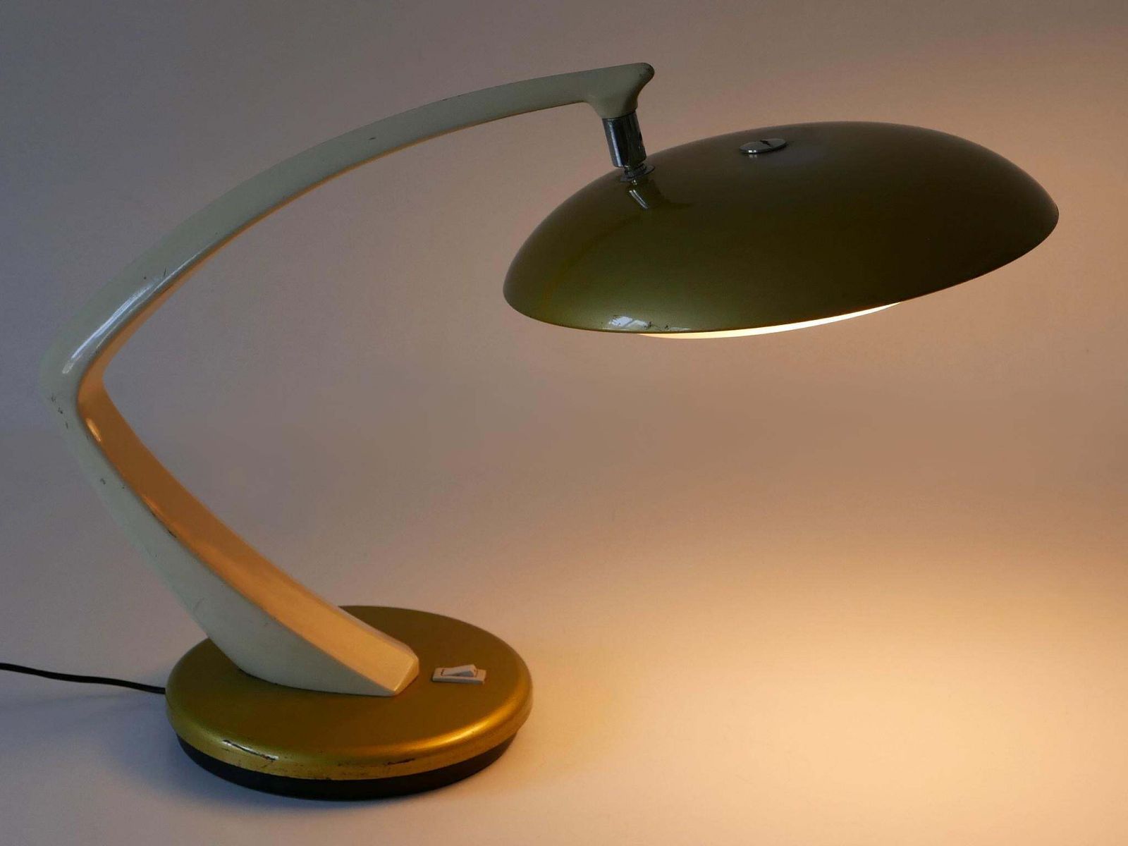 photo vintage Mid Century Modern Desk Light Or Table Lamp 'Boomerang 64' By Fase Spain 1960s