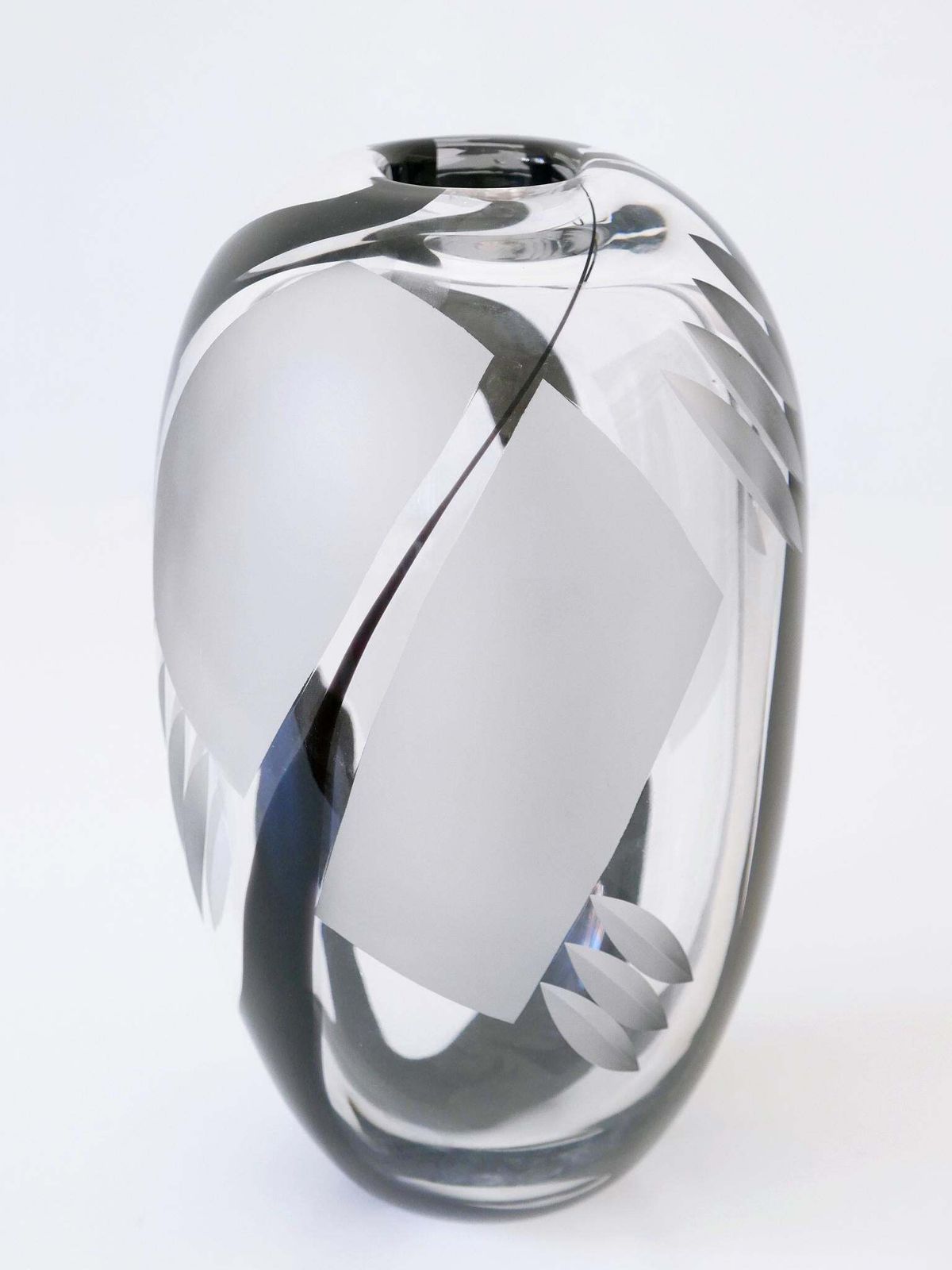 Unique Art Glass Vase By Anna Ehrer For Kosta Boda Sweden 1992 Signed photo 1947.0