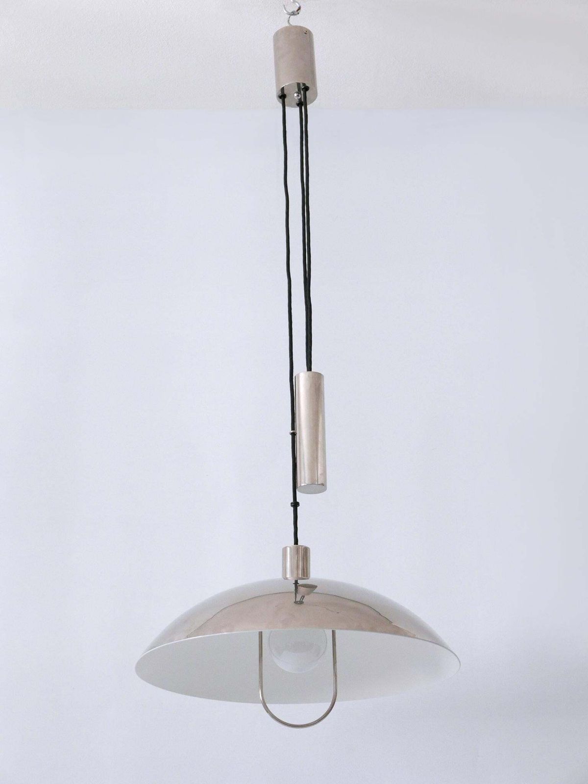 photo vinterior Early Tecnolumen Pendant Lamp 'Bauhaus Hmb 25/500' By Marianne Brandt 1980s
