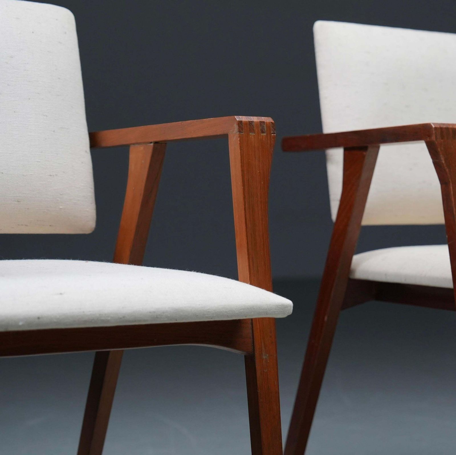 Twee 'Luisa' Fauteuils Van Franco Albini In Eiken, Metaal En Stof, Italië, 1949 photo vinterior