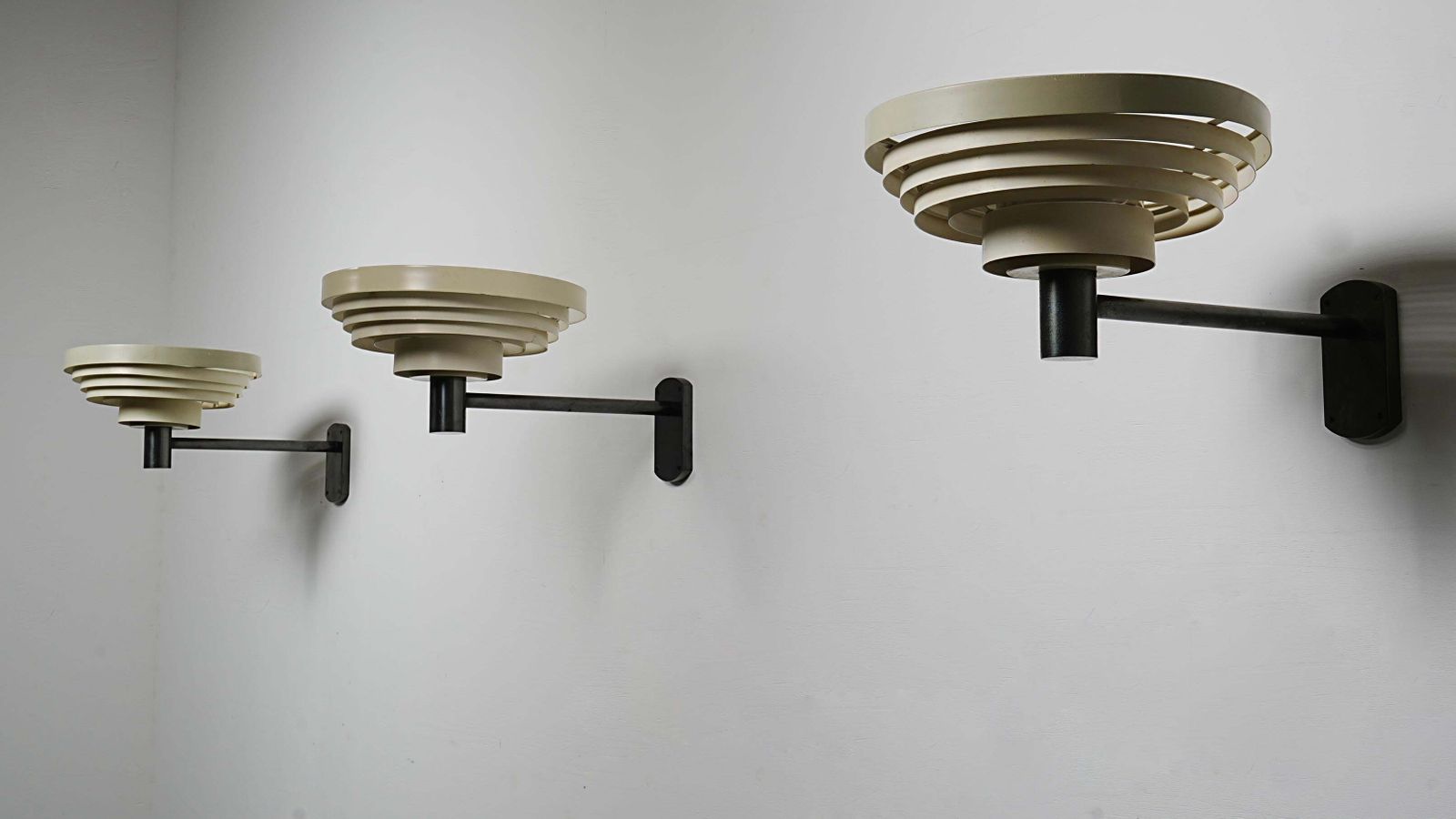 Set Van 3 Wandlampen In Metaal En Glas, Europa, Ca. Jaren 1960 photo furniture