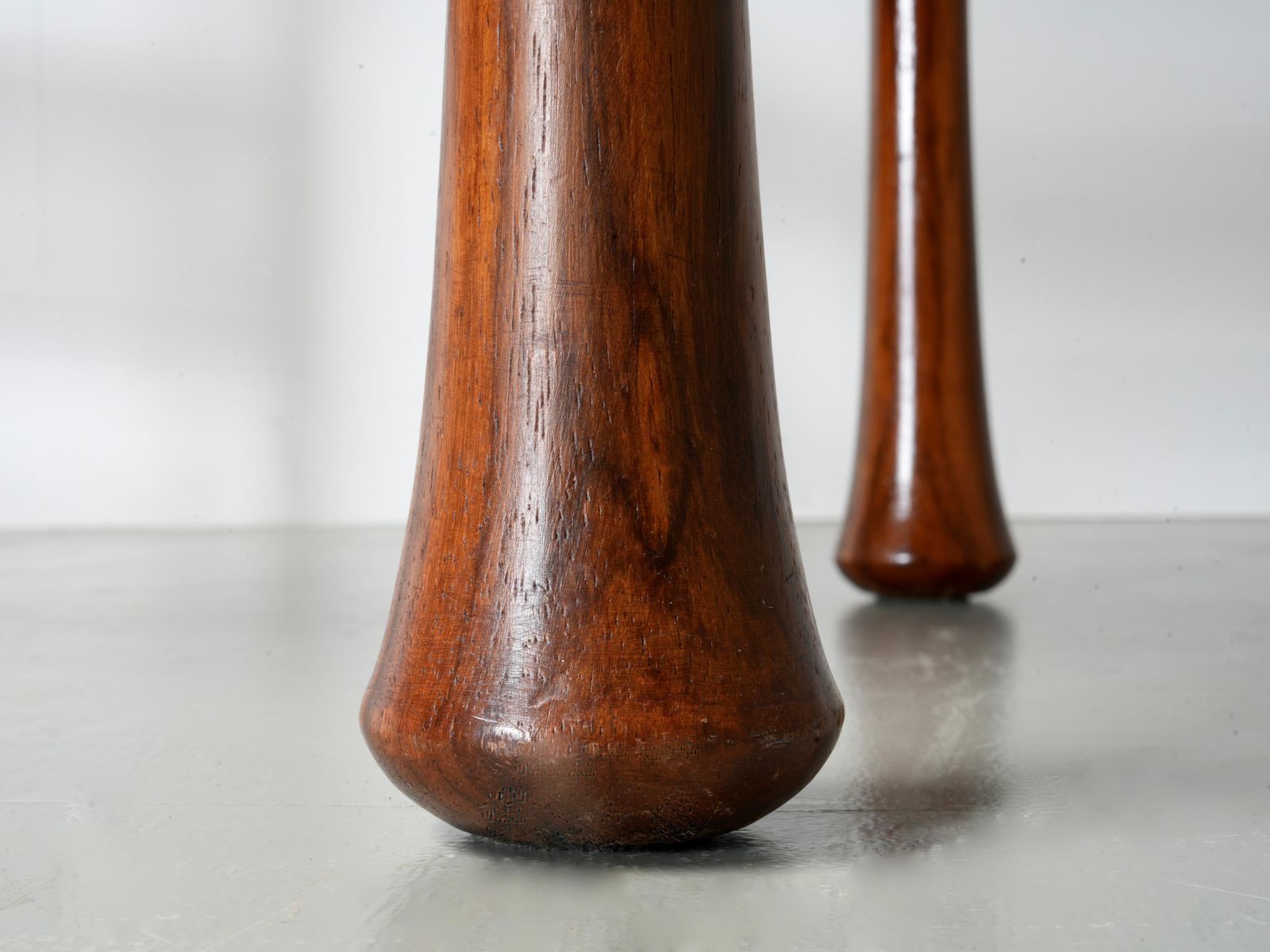 photo furniture Set Van 6 Eetkamerstoelen Van Luciano Frigerio In Hout En Leer, Italië, Jaren 1970