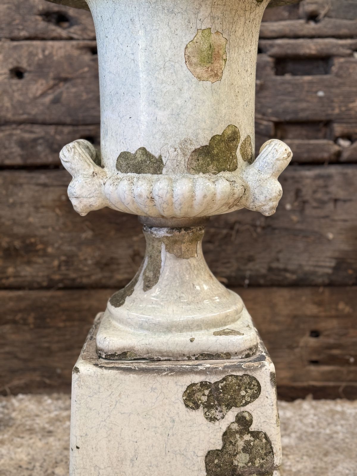 photo furniture 19th Century English Terracotta Urn On Pedestal
