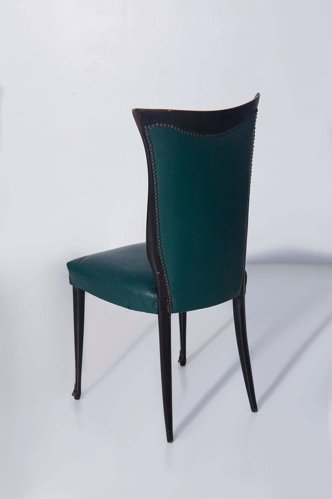 photo vintage Elegant Set Of Six Italian Made Chairs In Green Leather