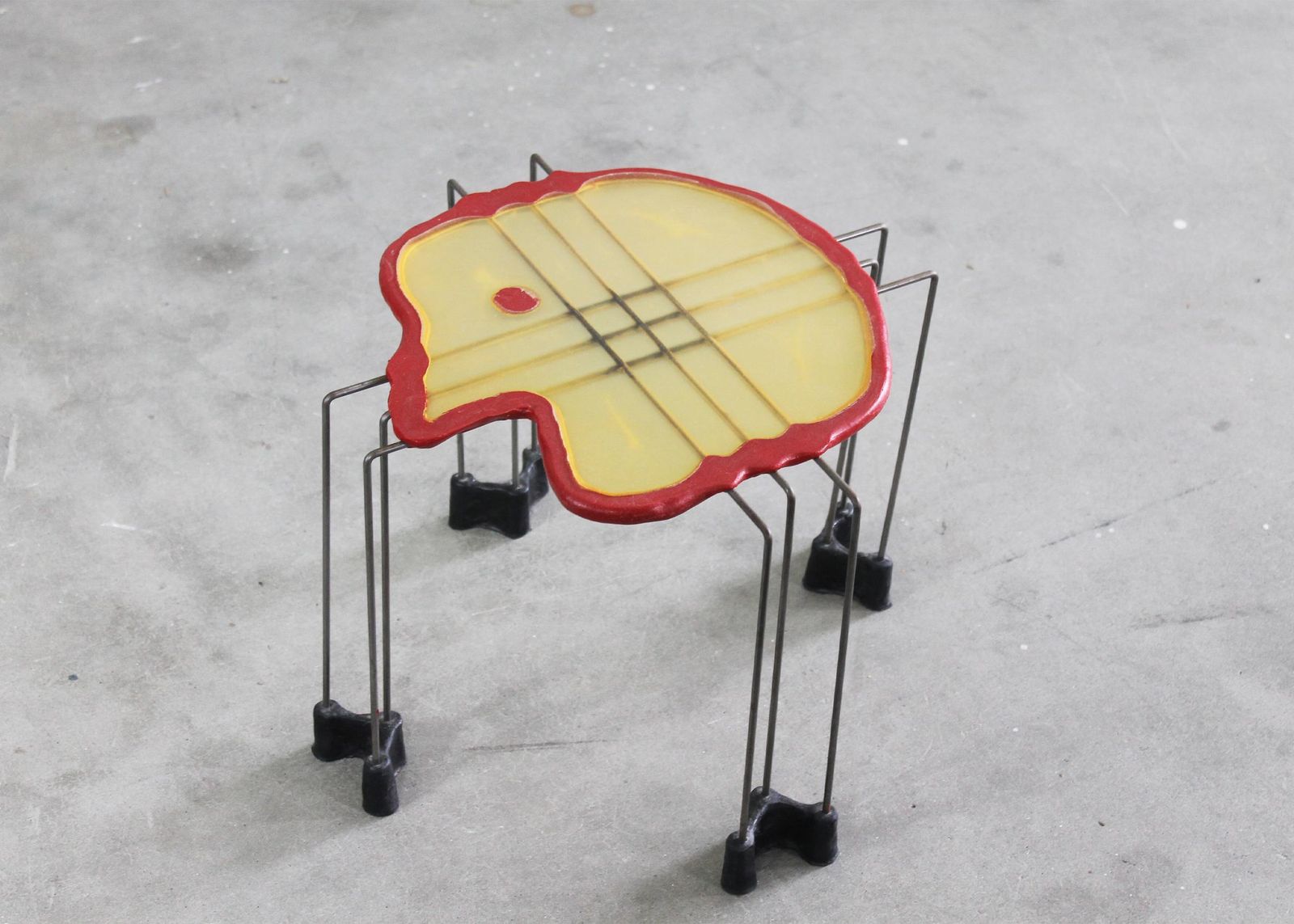 photo vinterior Gaetano Pesce Set Of Three Nesting Play Tables In Resin By Fish Design 1999