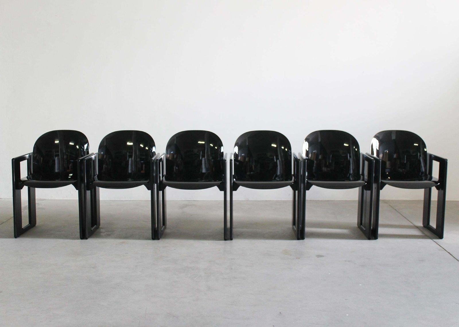 photo for sale Tobia & Afra Scarpa Set Of Six Black Dialogo Dining Chairs By B&B 1973