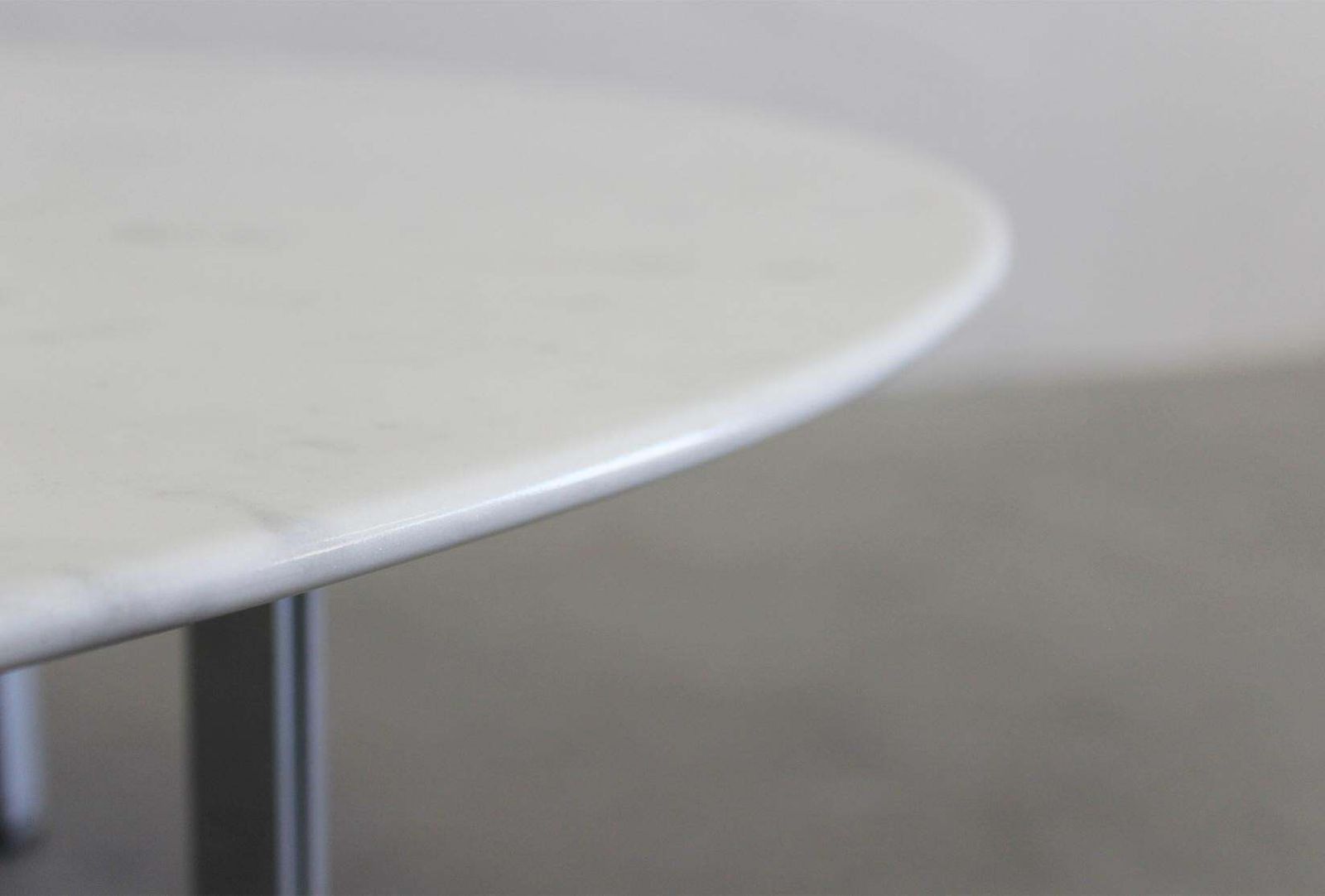 Florence Knoll Parallel Bar Round Table In Marble And Steel By Knoll 1950s photo vinterior