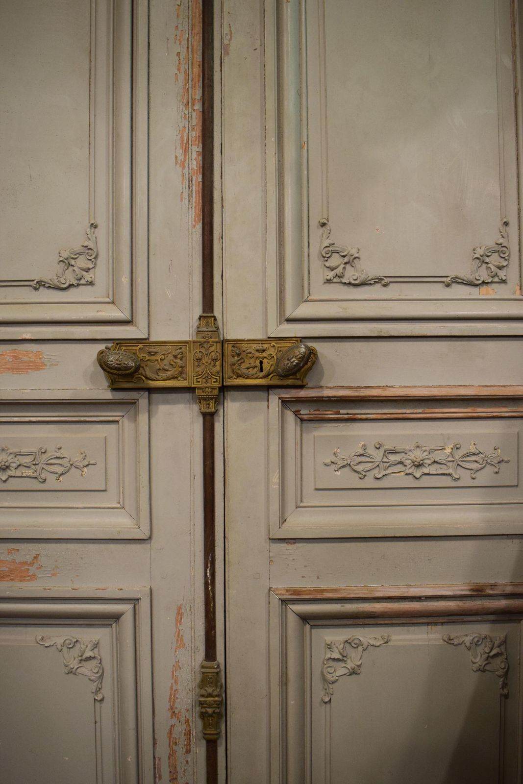 Large Set Of Napoleon III French Antique Exterior Doors With Carved Panels photo buy