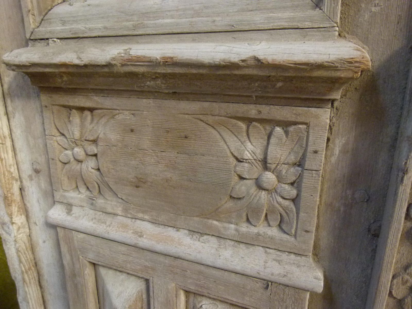 19th Century Wooden Double Front Door In Art Nouveau Style photo vinterior