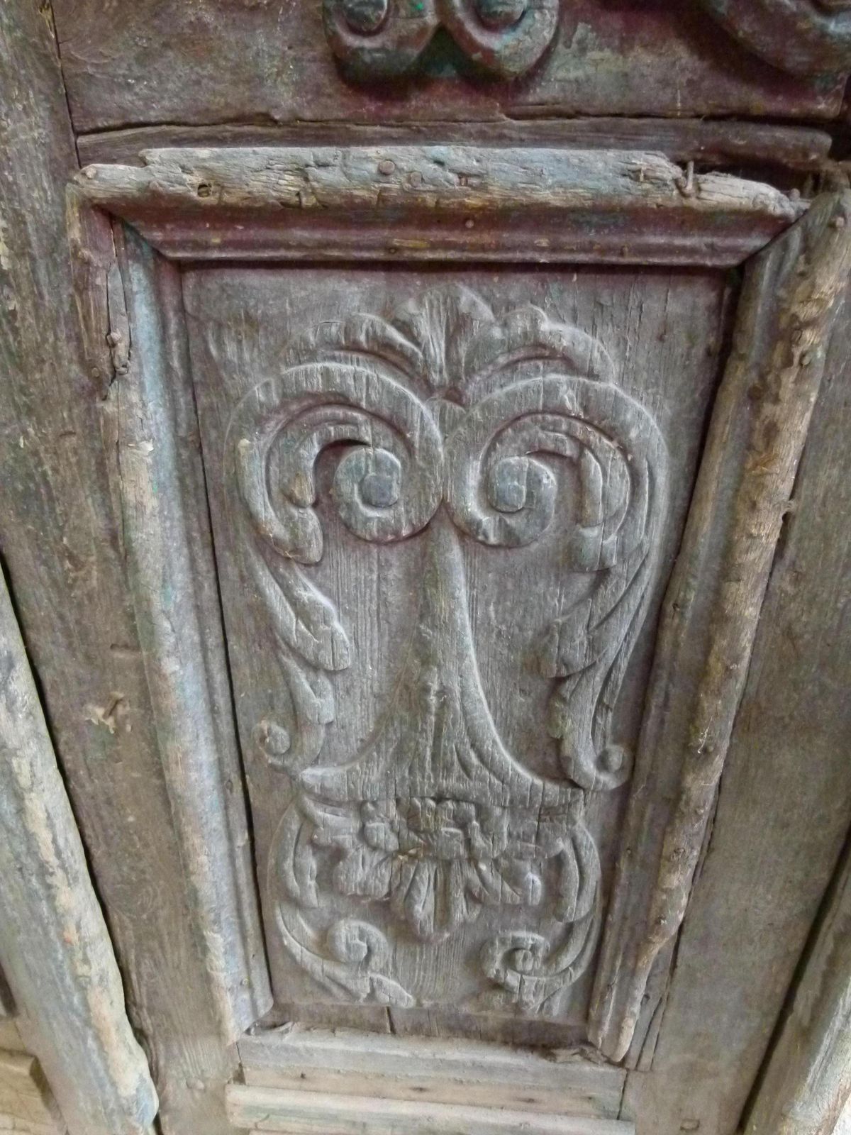 19th Century Wooden Double Front Door In Art Nouveau Style photo vinterior