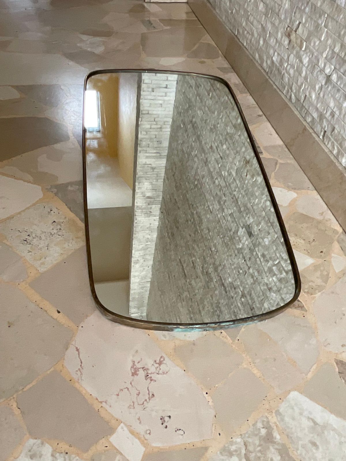 photo furniture Pietro Chiesa   Mirror With Brass Frame   Fontanarte Made In Italy 1950s