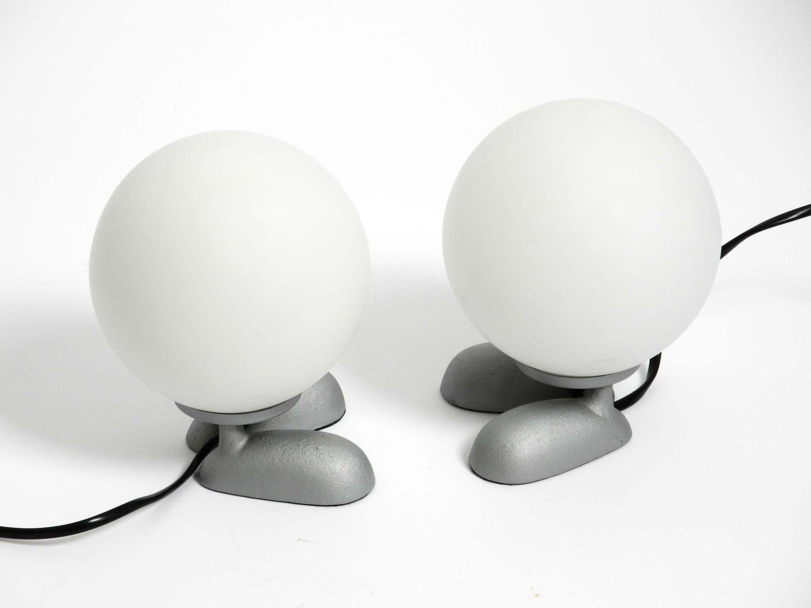 photo buy Pair Of 1990s Table Lamps With A Cast Aluminum Base With Feet Made By Sompex