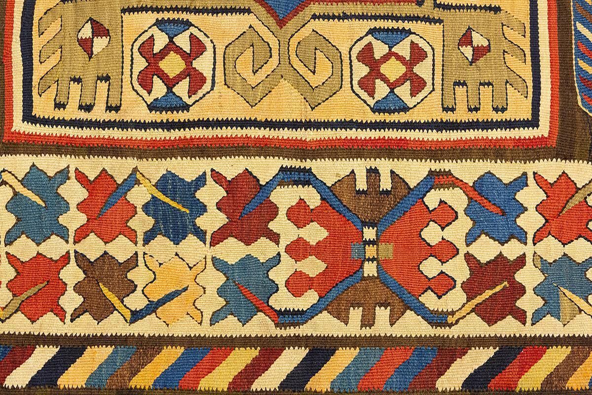 photo furniture Caucasian Kilim Borcialu
