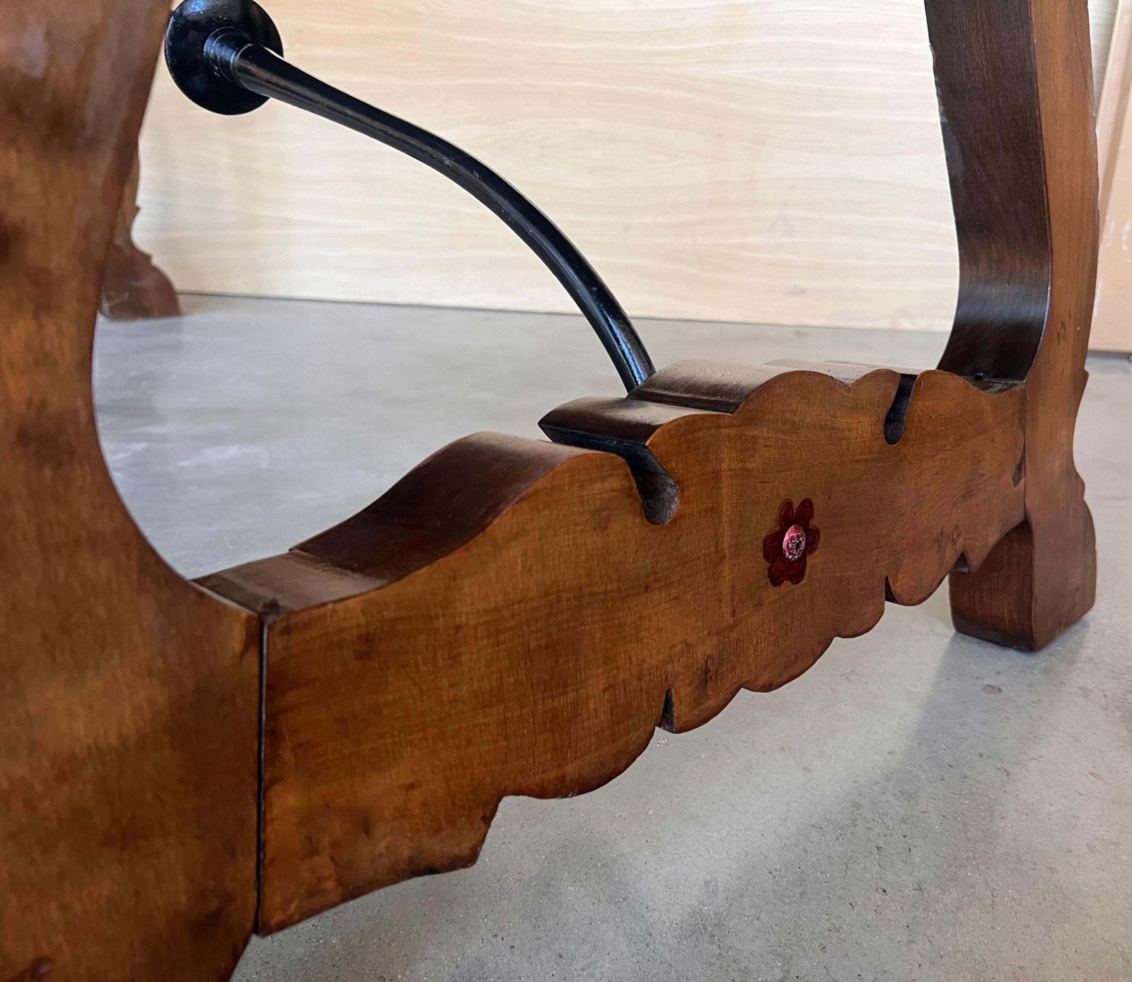photo vinterior Table à manger ou console en noyer à pieds en lyre, Espagne, XIXe siècle